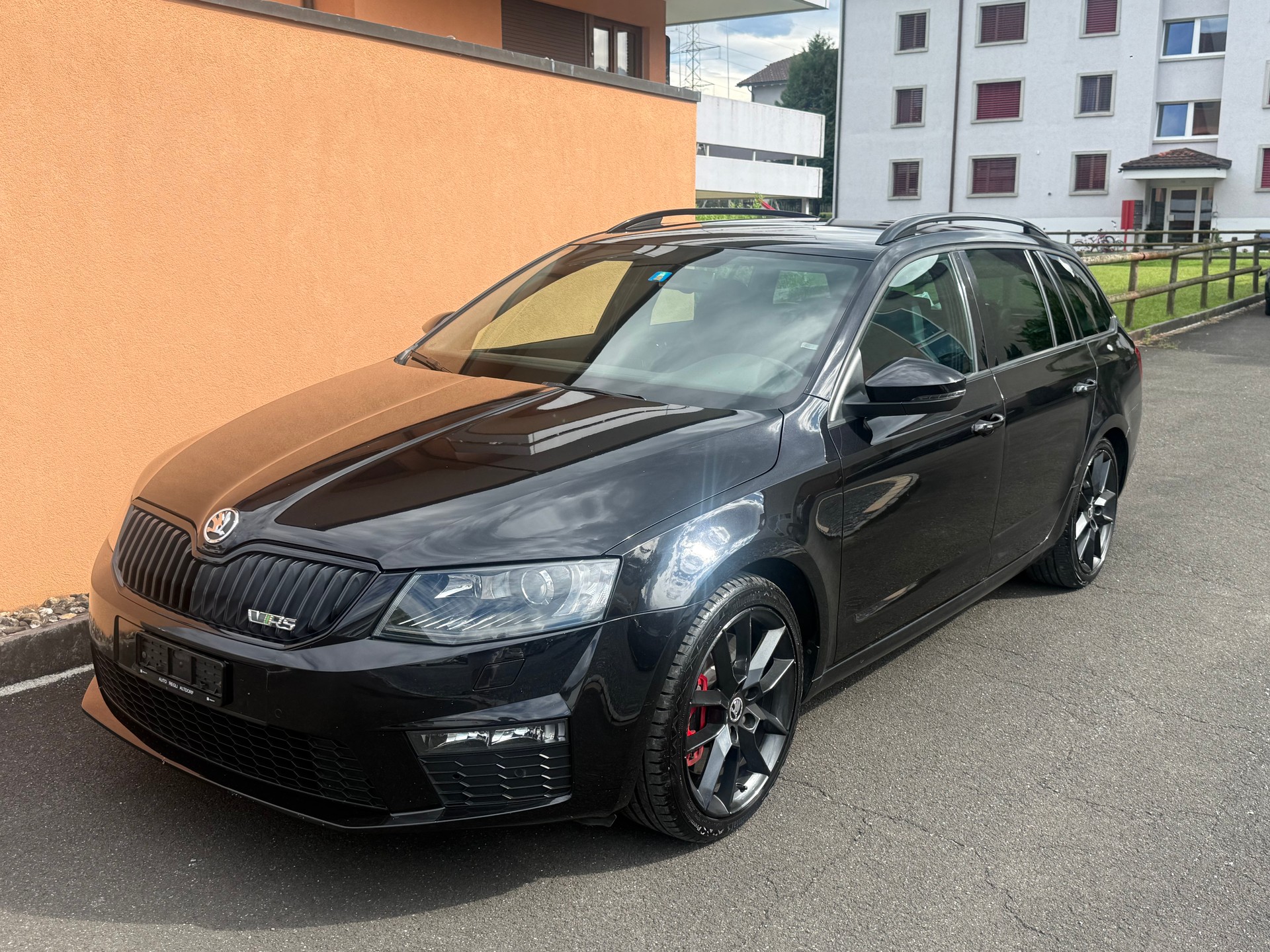 SKODA Octavia Combi 2.0 TSI RS DSG-image-3