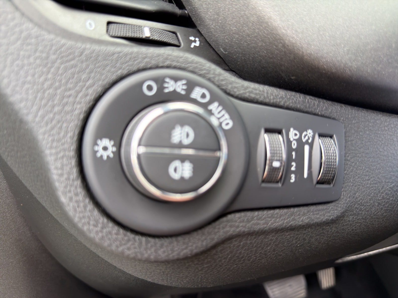 FIAT 500X 1.5 Hybrid Sport DCT-image-24