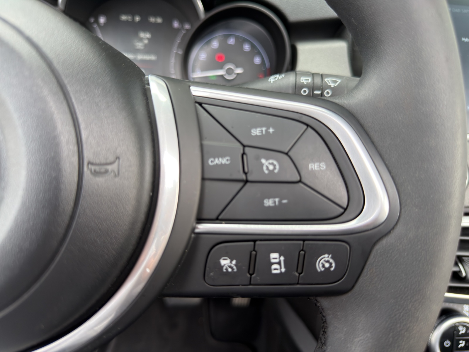 FIAT 500X 1.5 Hybrid Sport DCT-image-22