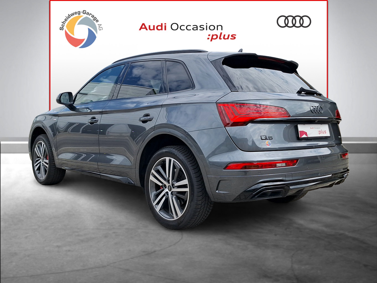 AUDI Q5 40 TDI Black Edition quattro S-tronic-image-12