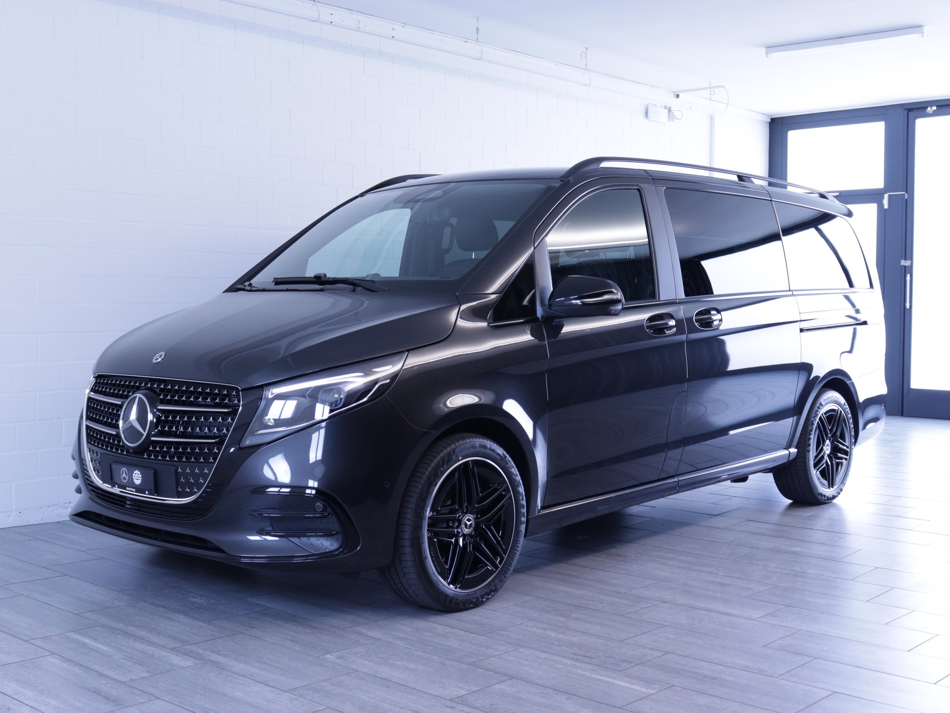MERCEDES-BENZ V 300 d Swiss Ed. lang 4matic Van-image-0
