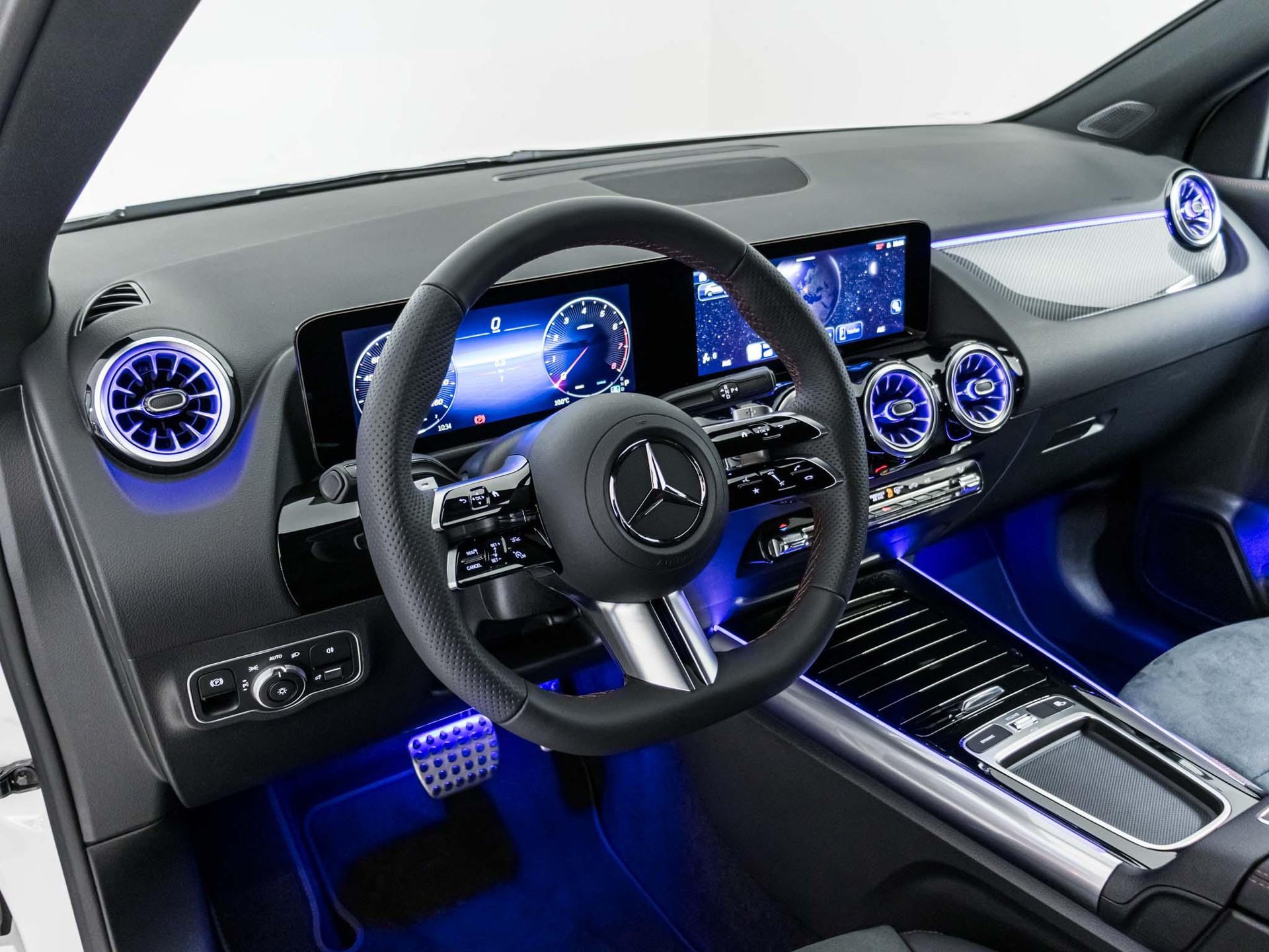 MERCEDES-BENZ GLA 200 Night Star-image-8