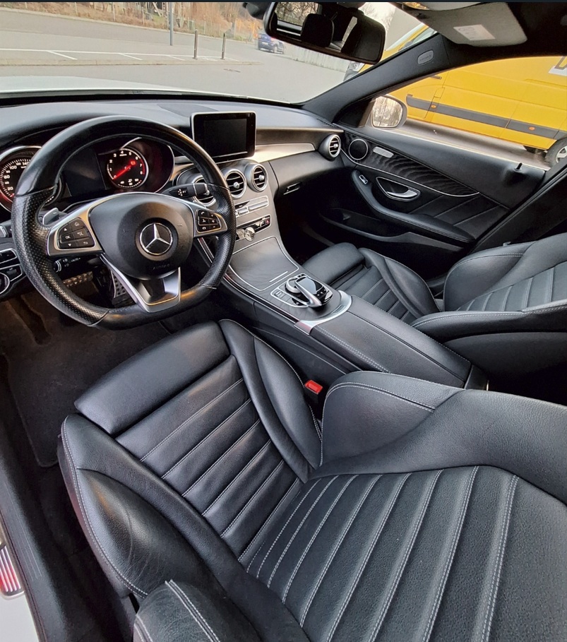 MERCEDES-BENZ C 200 AMG Line 4matic-image-4