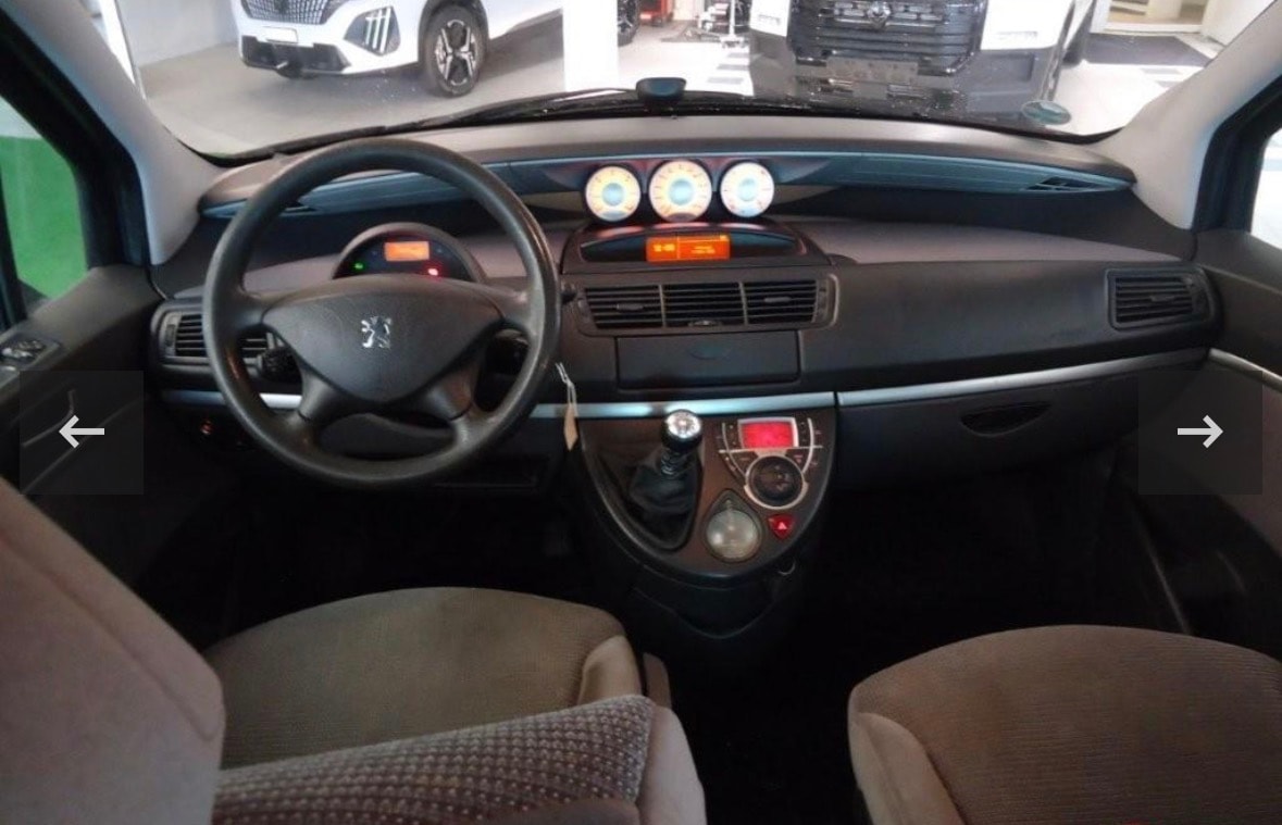 PEUGEOT 807 2.0 16V HDi (ST) Family+-image-2