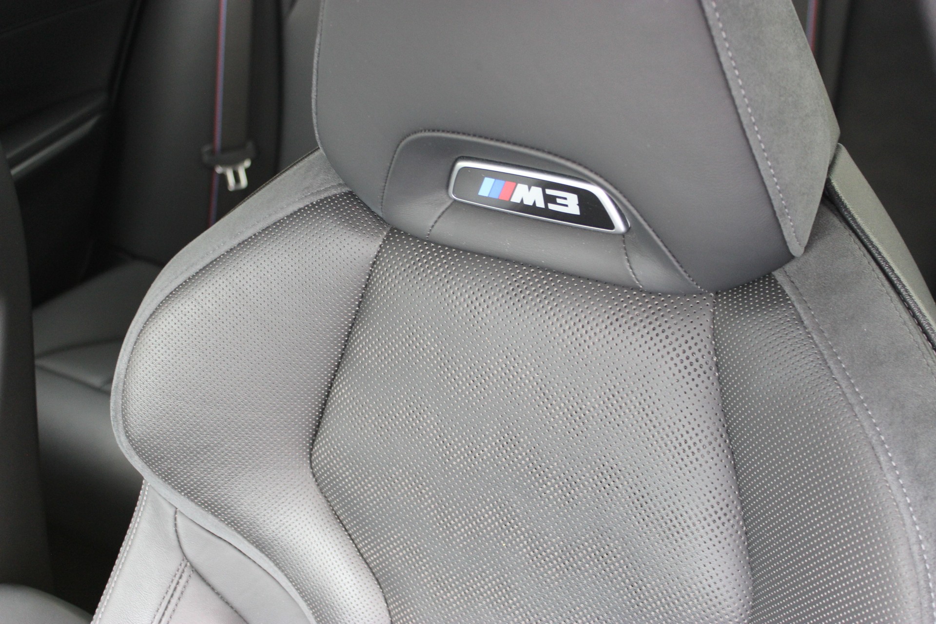 BMW M3 Touring xDrive Competition Individual DAYTONA VIOLETT *AKRAPOVIč*-image-10
