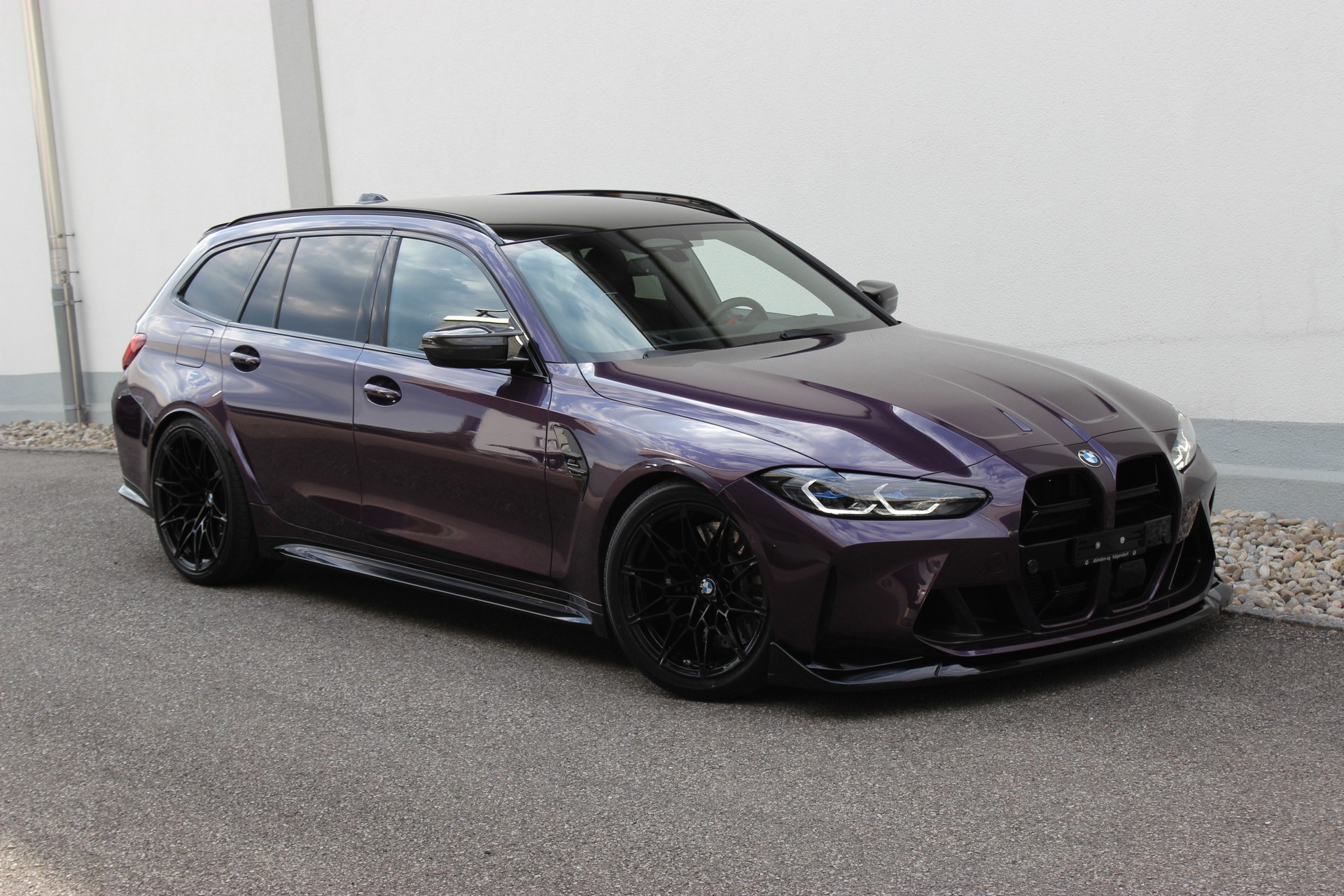 BMW M3 Touring xDrive Competition Individual DAYTONA VIOLETT *AKRAPOVIč*-image-2