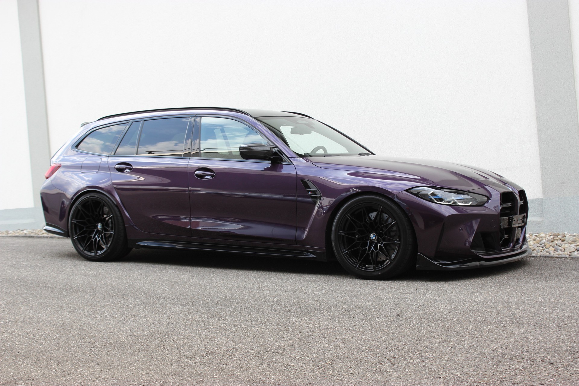 BMW M3 Touring xDrive Competition Individual DAYTONA VIOLETT *AKRAPOVIč*-image-5