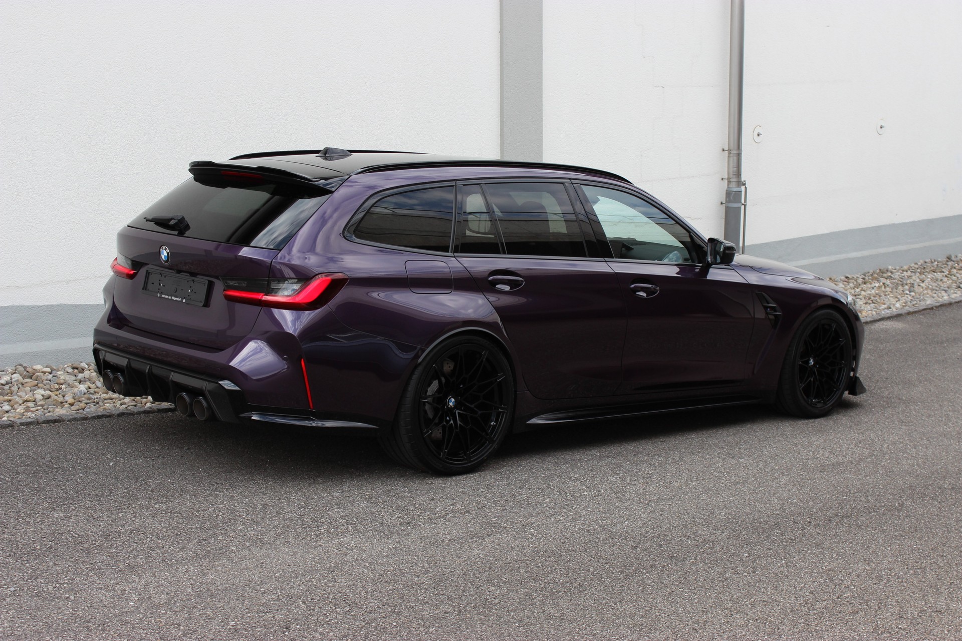 BMW M3 Touring xDrive Competition Individual DAYTONA VIOLETT *AKRAPOVIč*-image-4