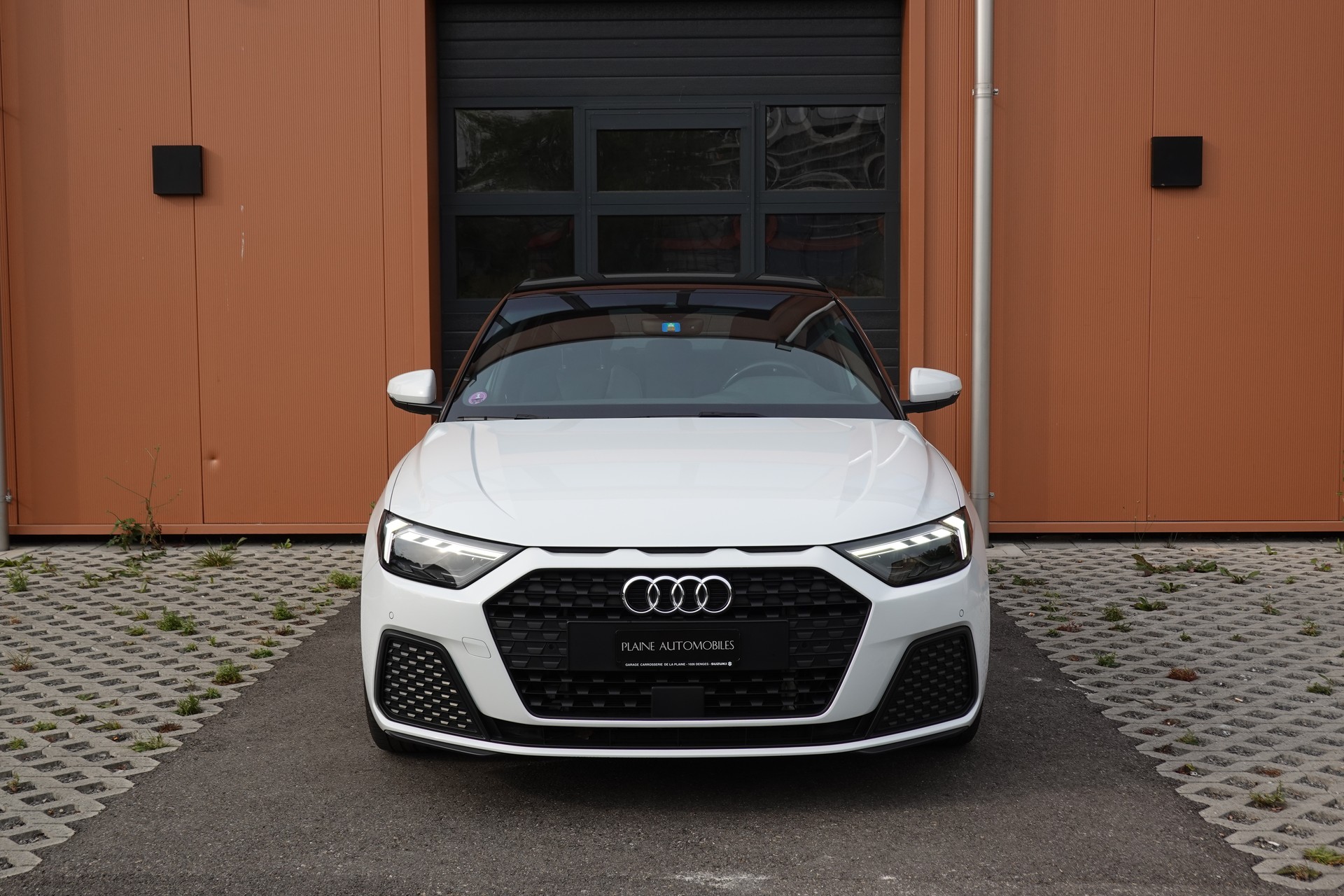 AUDI A1 Sportback 30 TFSI S Line S-tronic - "CH Auto * S-Line Inté & Exté * Service Gratuit * Jantes 17 * Temp. Adapt"-image-1