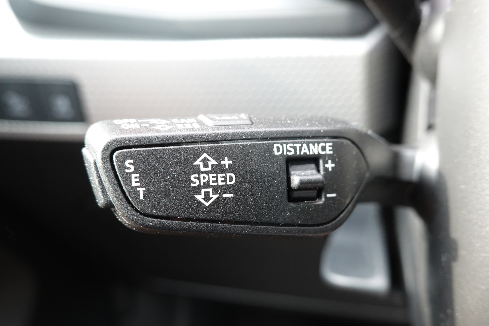 AUDI A1 Sportback 30 TFSI S Line S-tronic - "CH Auto * S-Line Inté & Exté * Service Gratuit * Jantes 17 * Temp. Adapt"-image-12