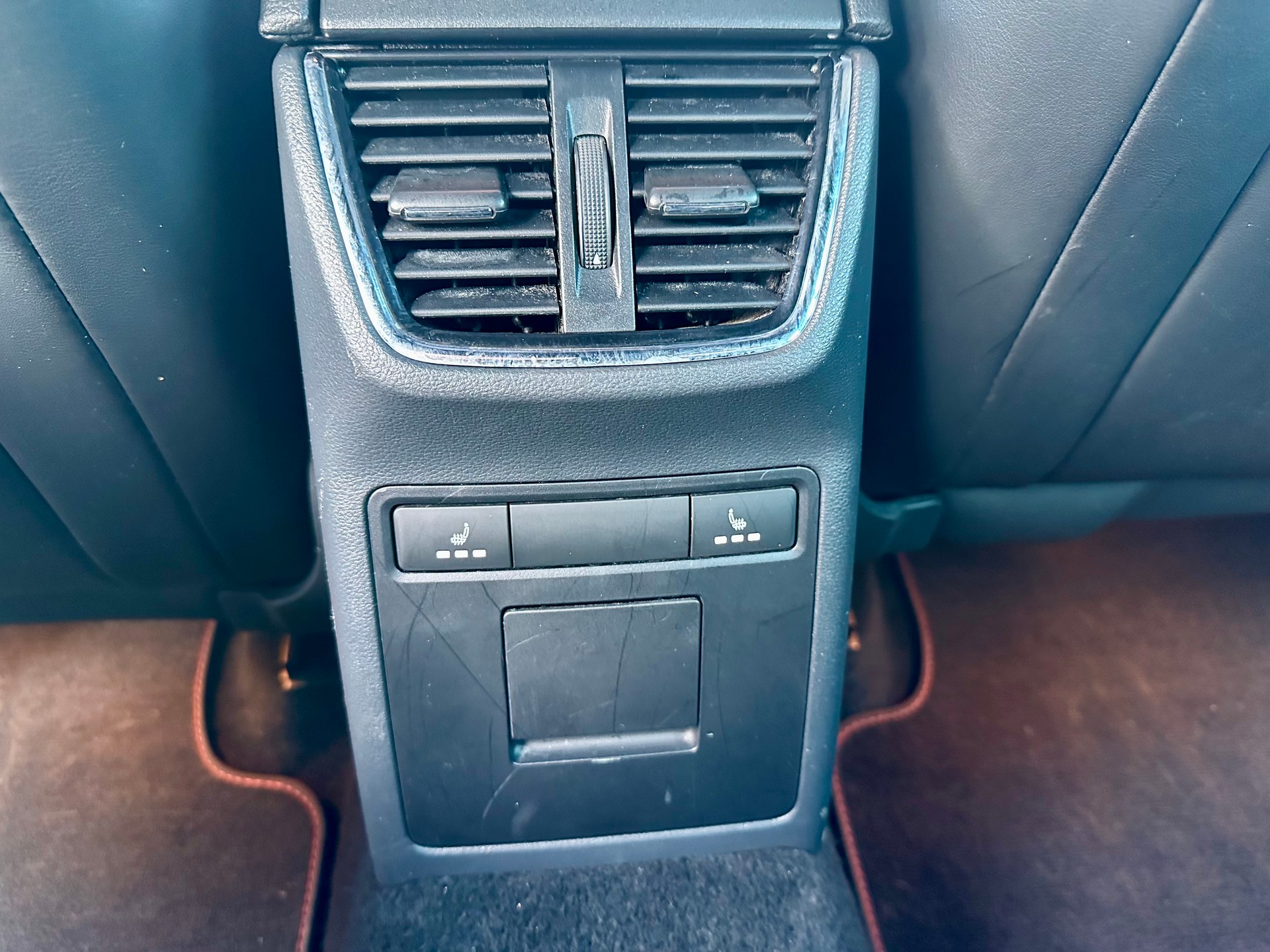 SKODA Octavia Combi 2.0 TSI RS 230 DSG-image-17
