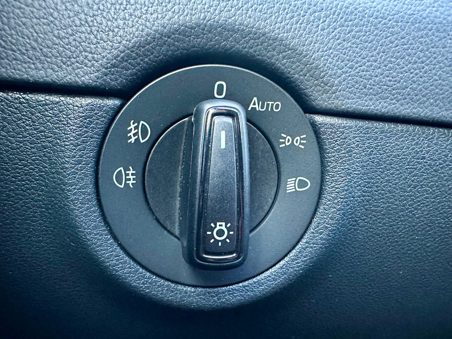 SKODA Octavia Combi 2.0 TSI RS 230 DSG-image-21