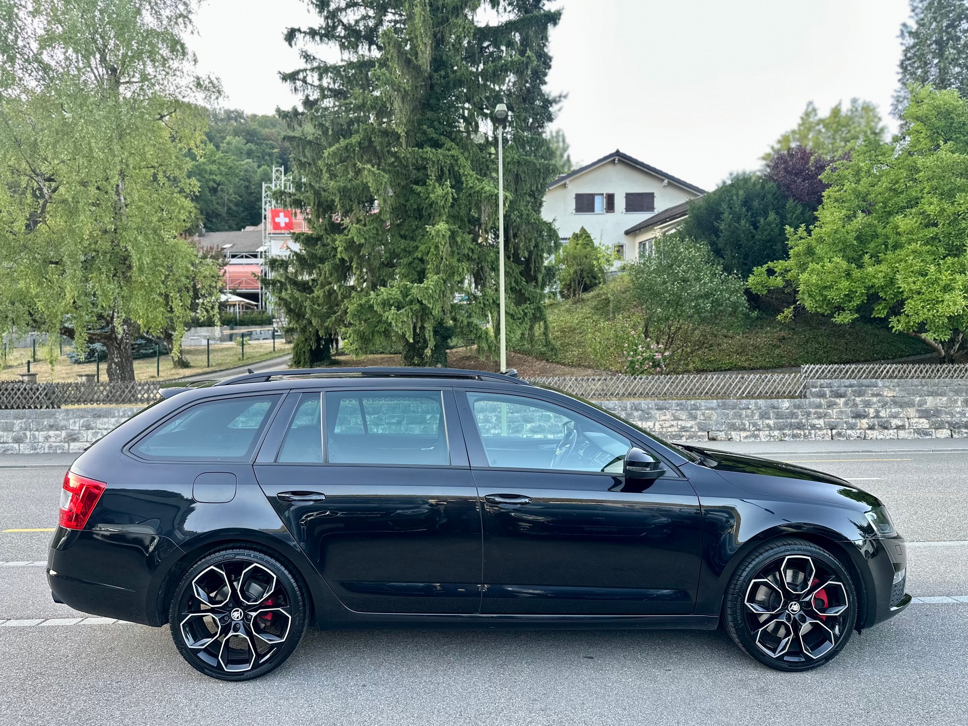 SKODA Octavia Combi 2.0 TSI RS 230 DSG-image-4