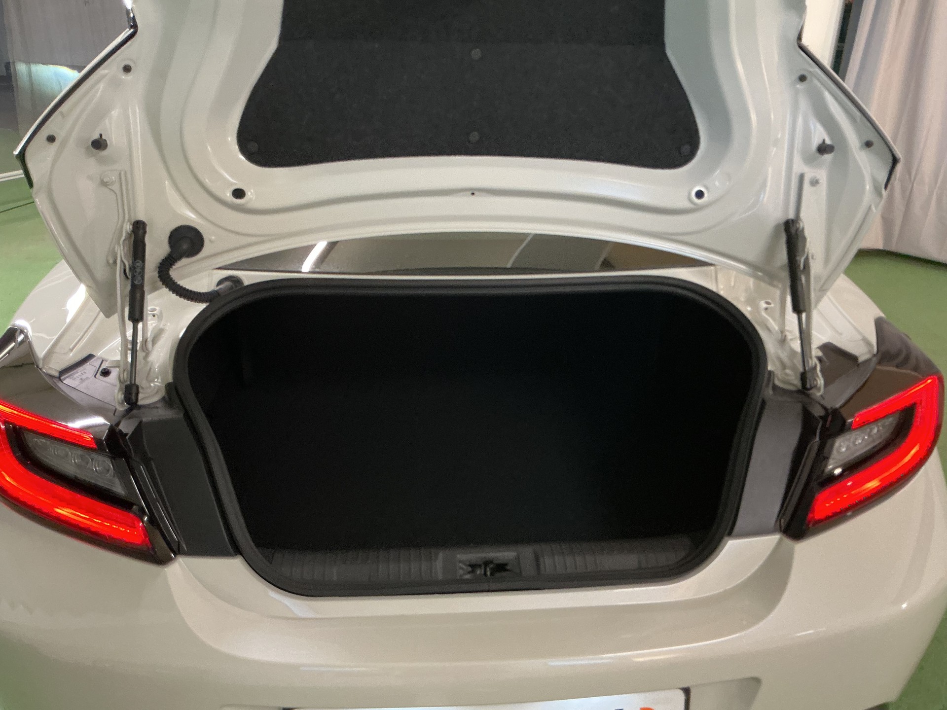 TOYOTA GR 86 2.4 Sport-image-11