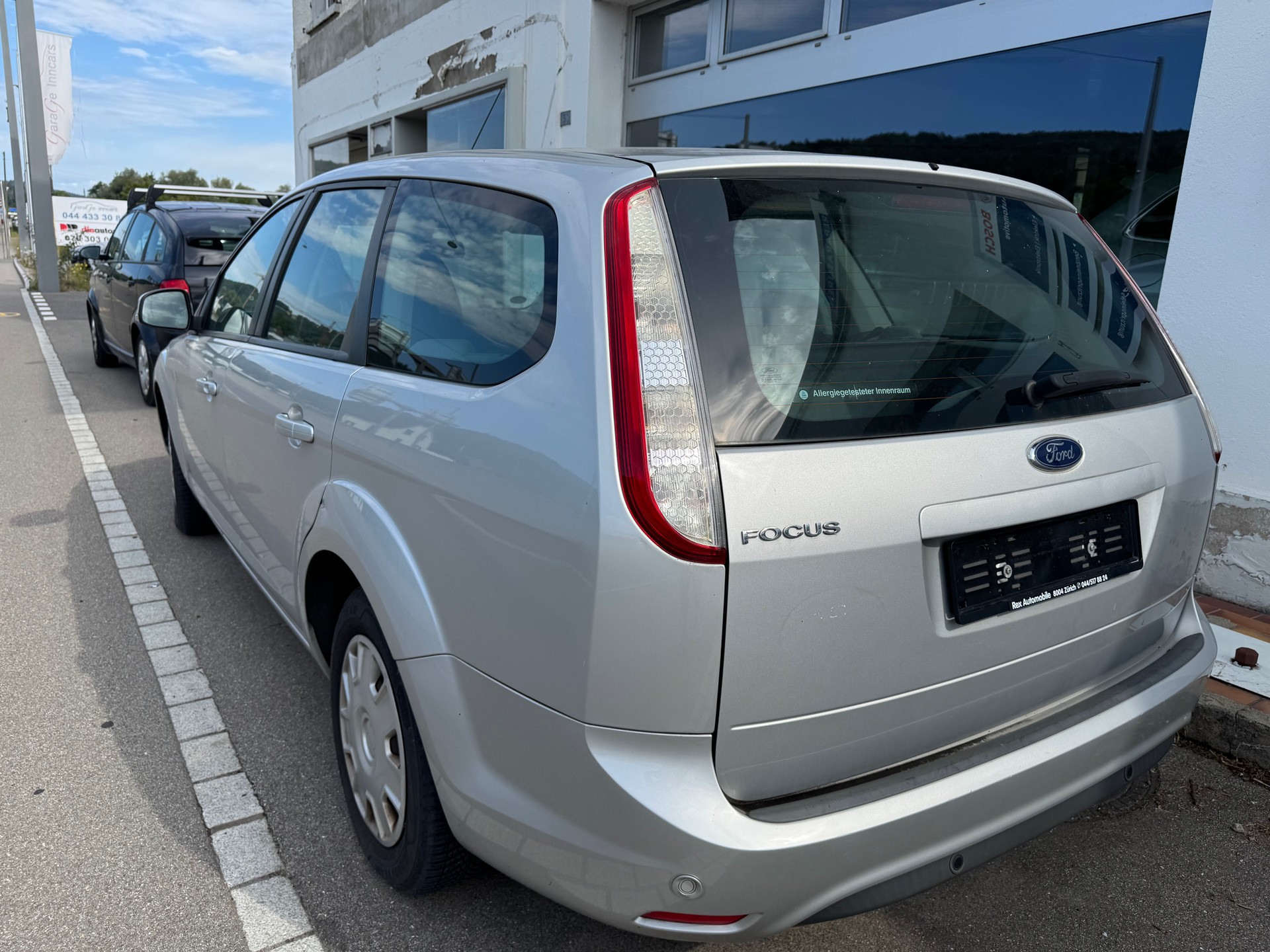 FORD Focus 1.6i Ambiente-image-2