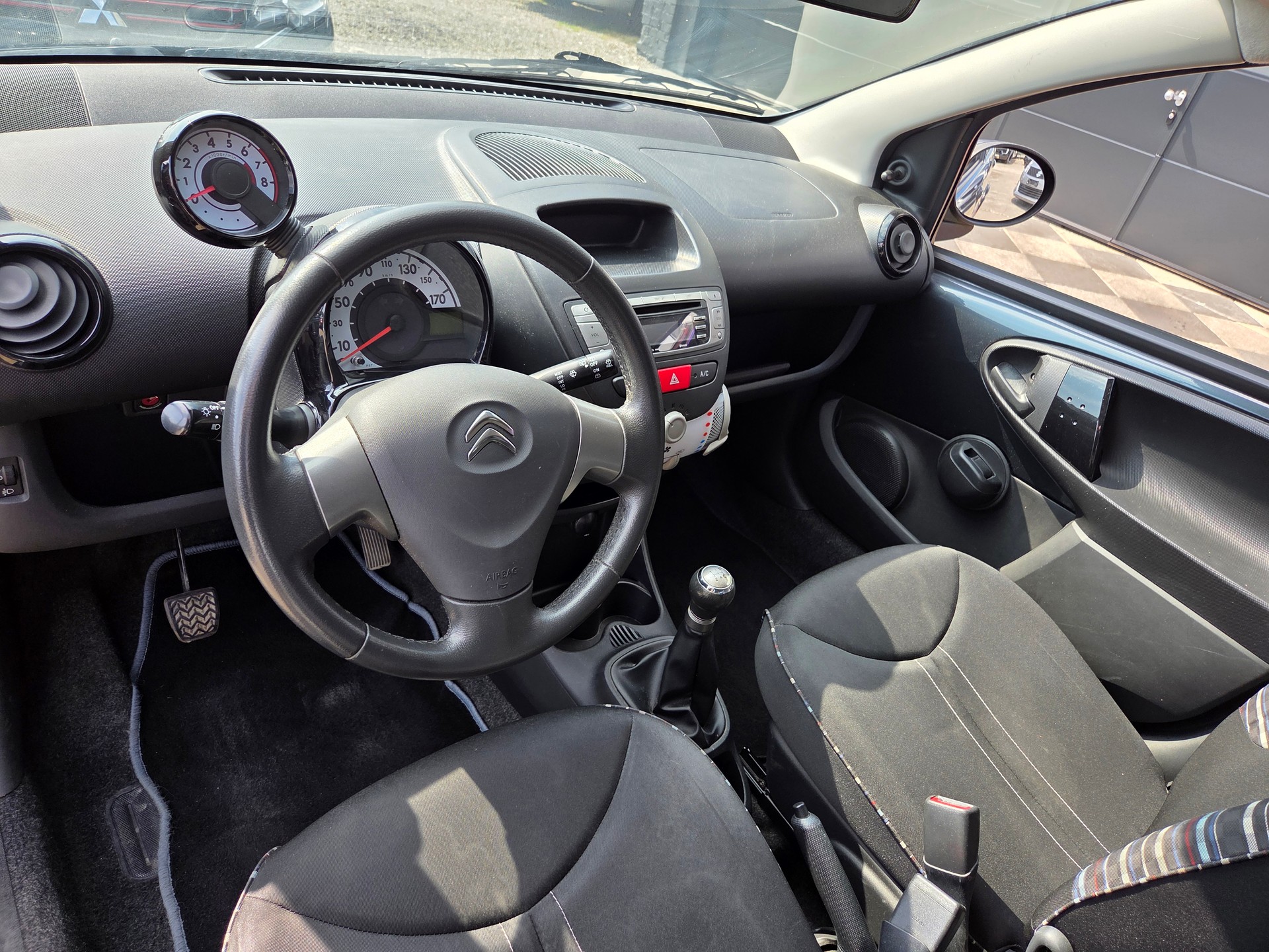 CITROEN C1 1.0i Attraction-image-9