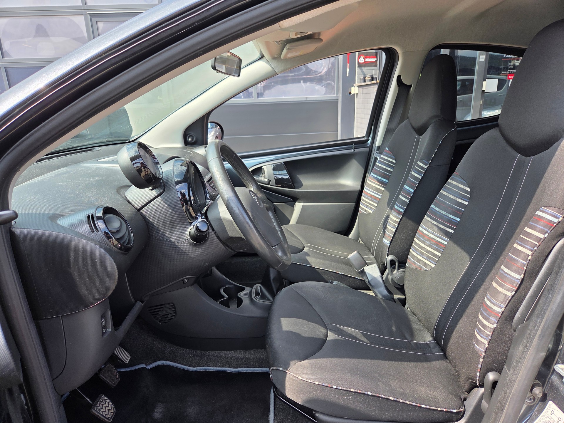 CITROEN C1 1.0i Attraction-image-10
