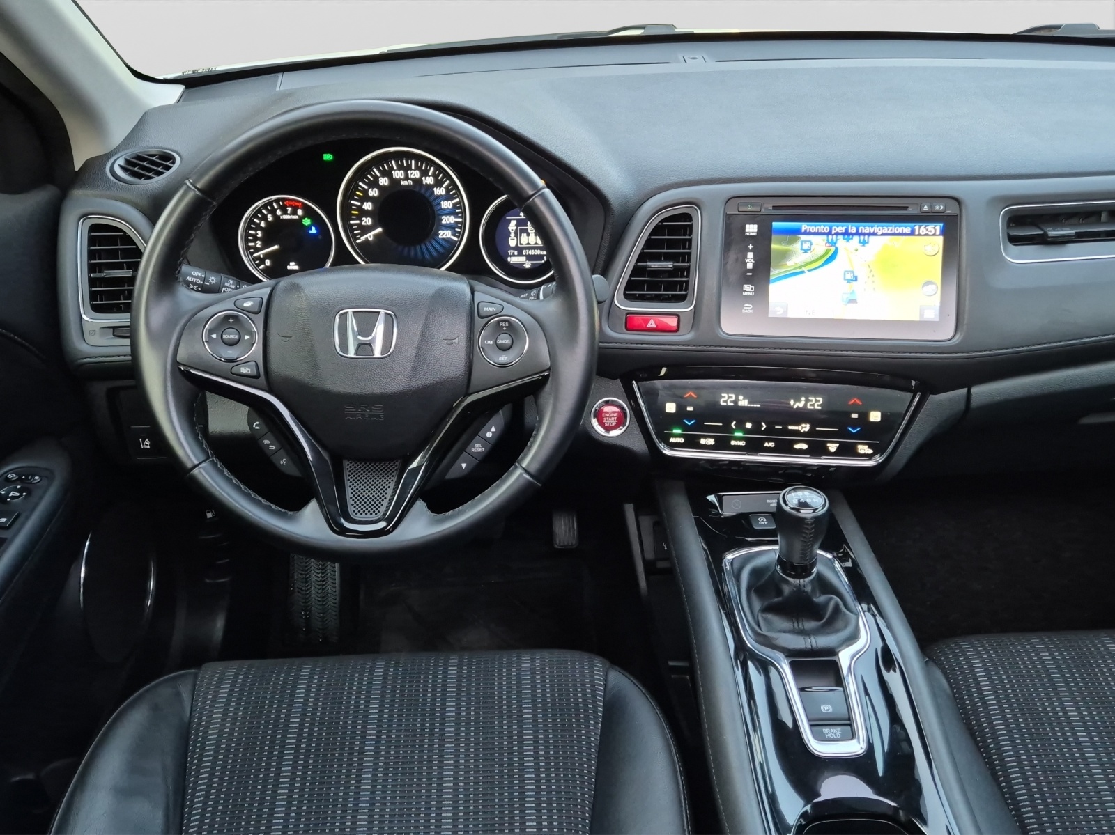HONDA HR-V 1.5i-VTEC Executive-image-11