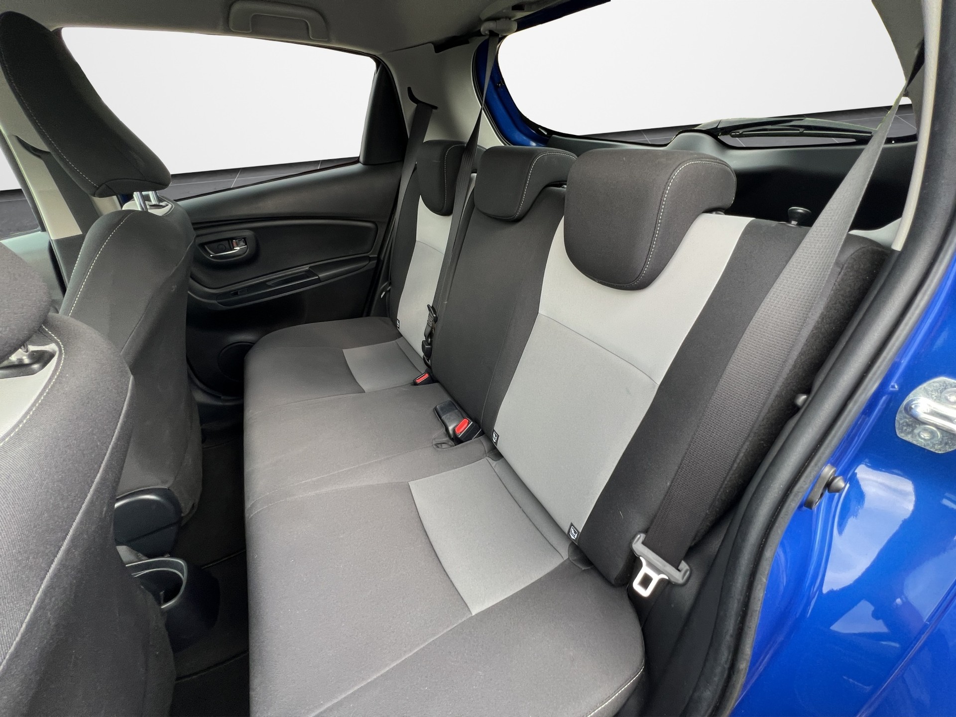 TOYOTA Yaris 1.5 VVT-i HSD Trend-image-11
