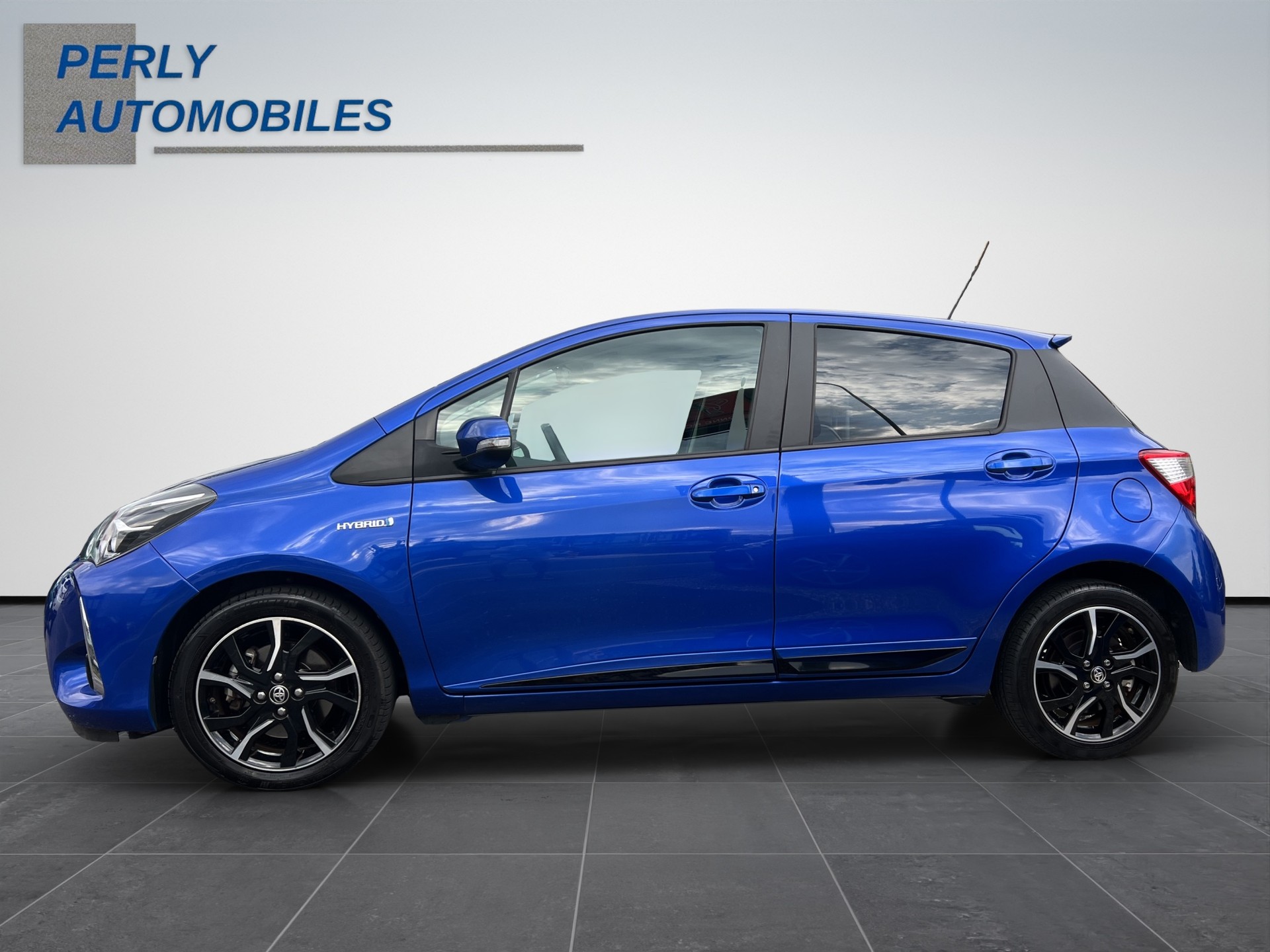 TOYOTA Yaris 1.5 VVT-i HSD Trend-image-2