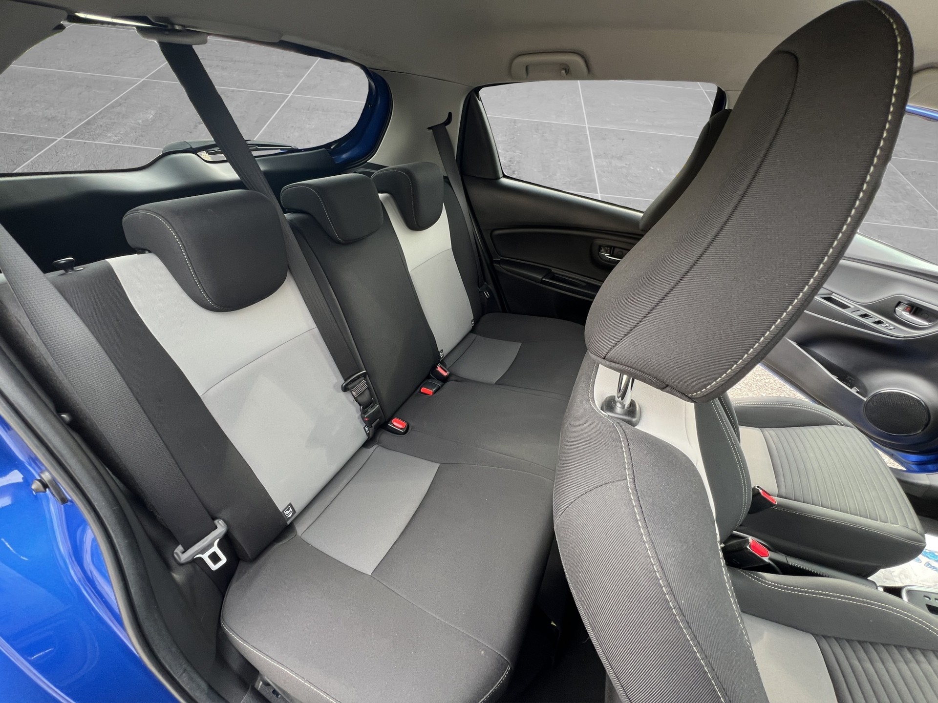 TOYOTA Yaris 1.5 VVT-i HSD Trend-image-15