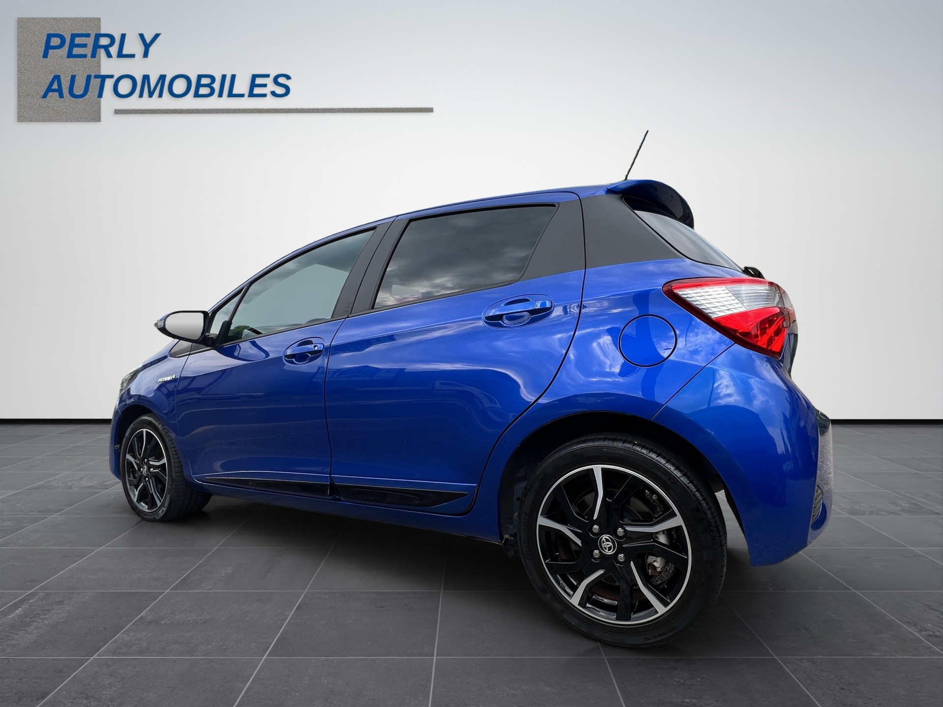 TOYOTA Yaris 1.5 VVT-i HSD Trend-image-3