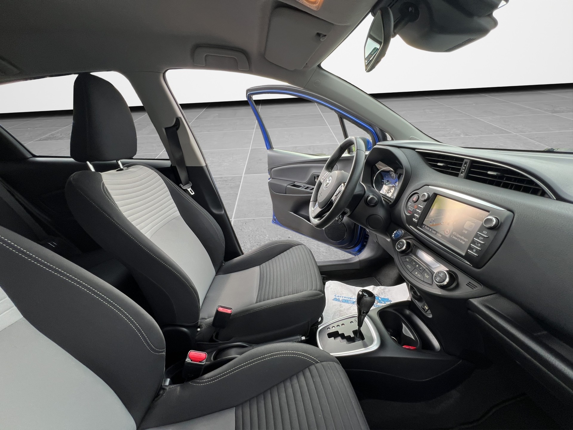 TOYOTA Yaris 1.5 VVT-i HSD Trend-image-14