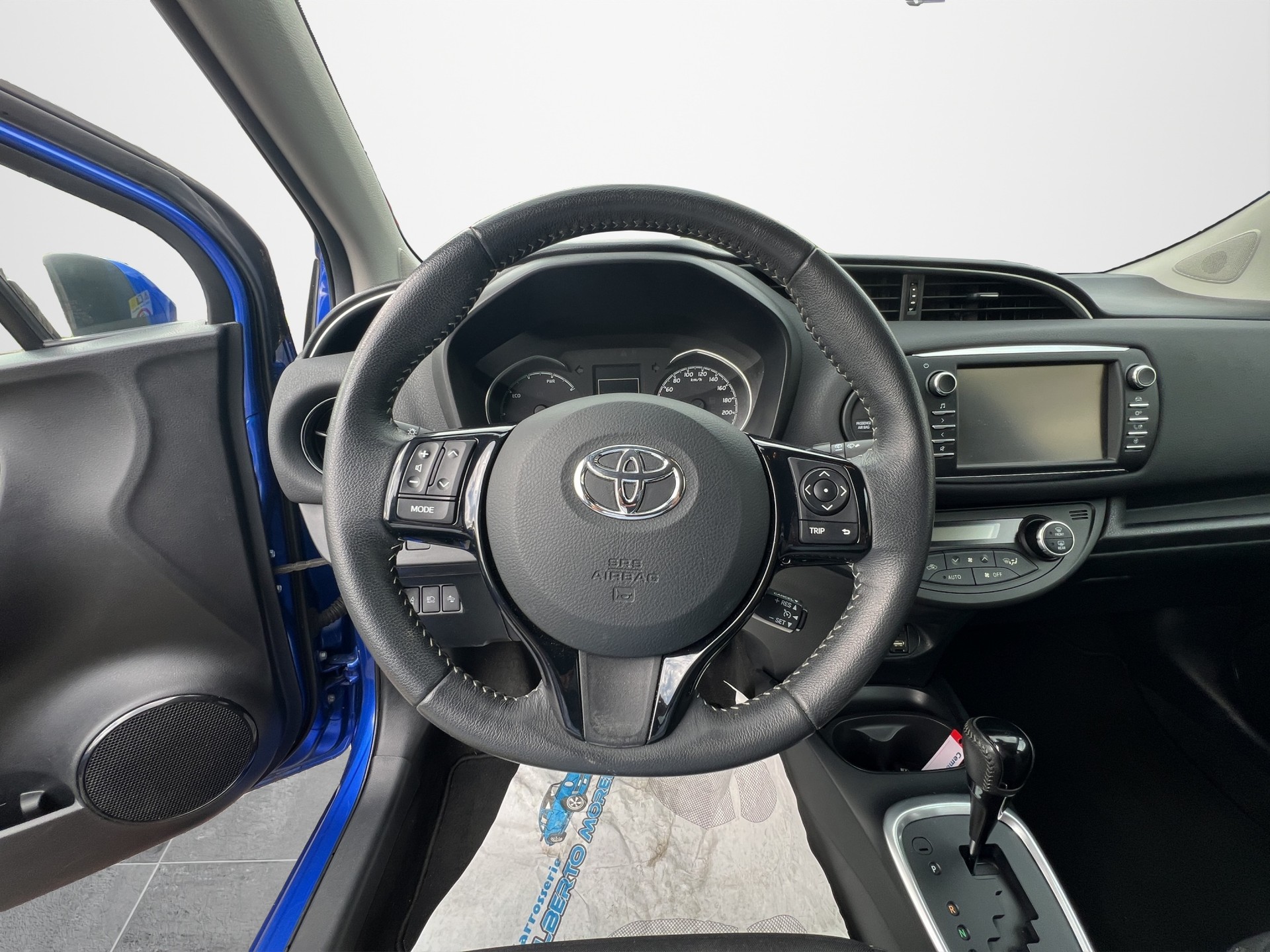 TOYOTA Yaris 1.5 VVT-i HSD Trend-image-9