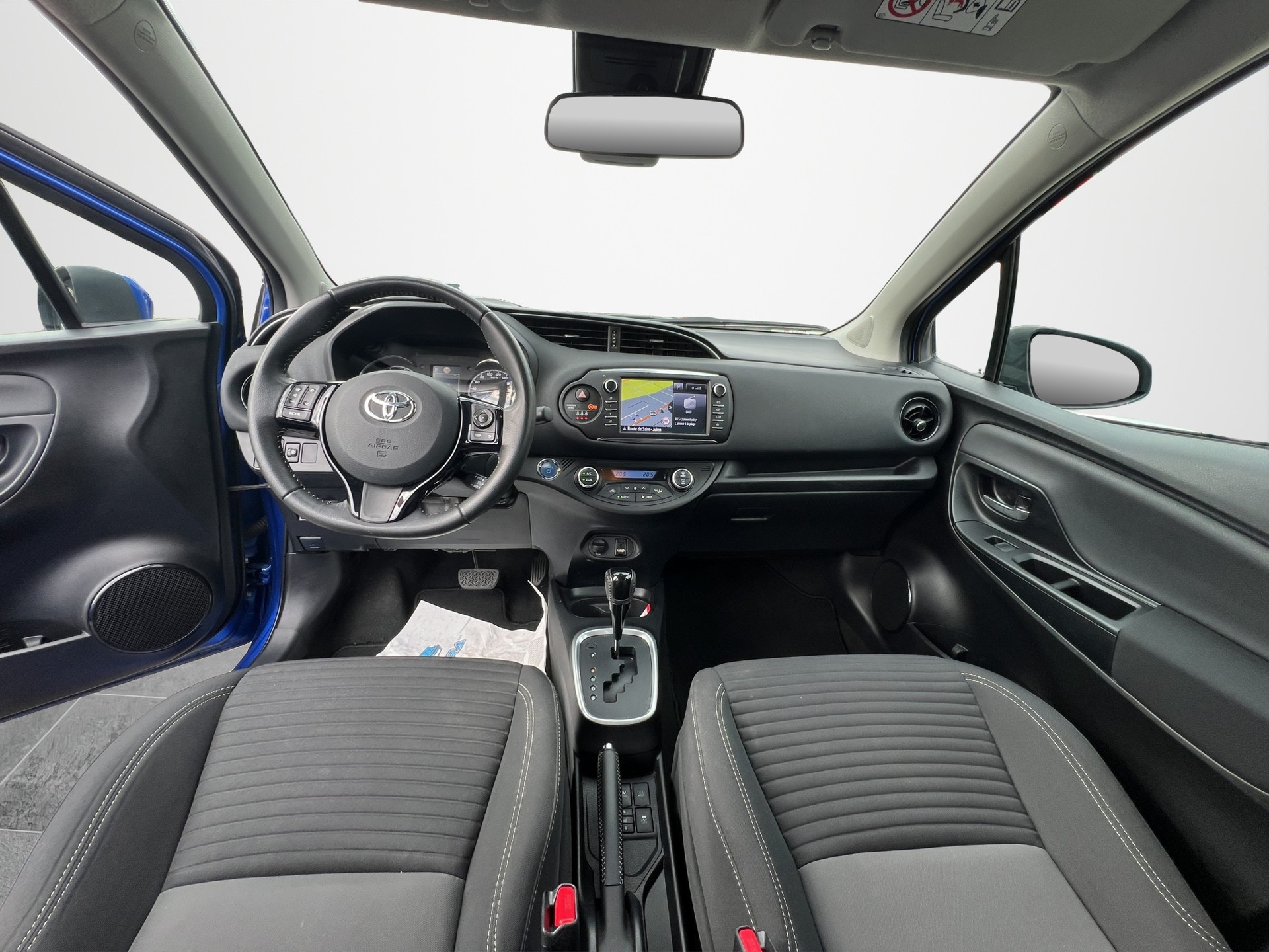 TOYOTA Yaris 1.5 VVT-i HSD Trend-image-12