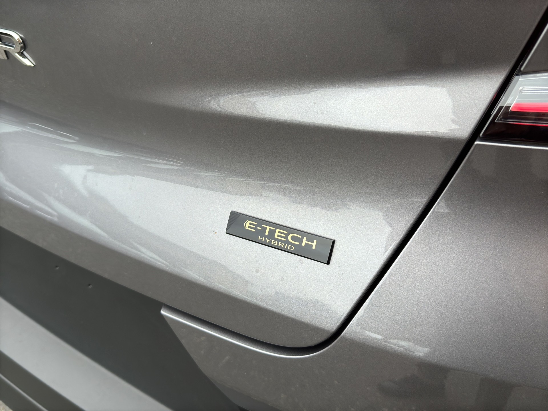 RENAULT Captur 1.8 E-Tech 160 Techno Aut.-image-9