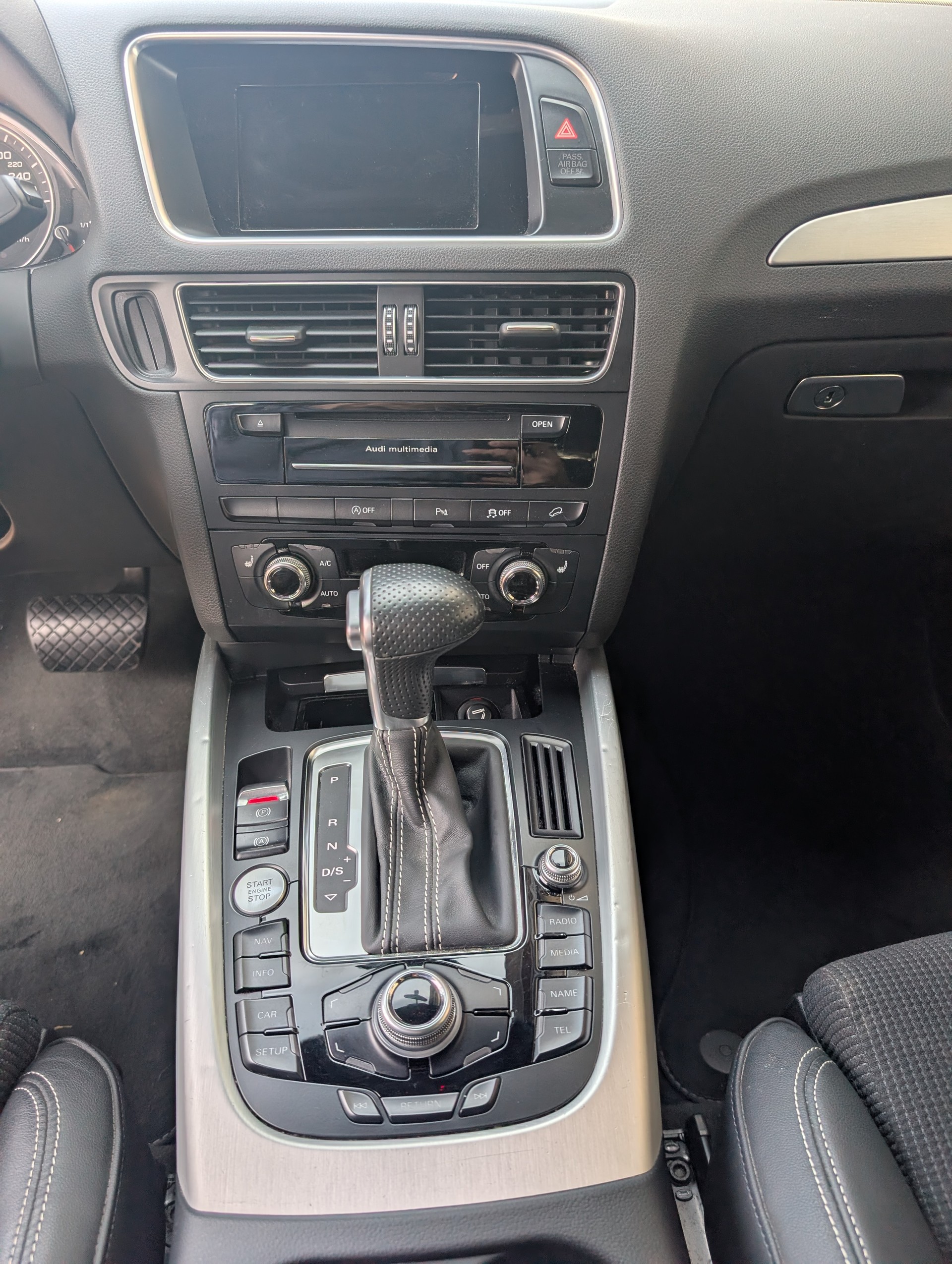 AUDI 2.0 TDI quattro S-Tronic-image-3