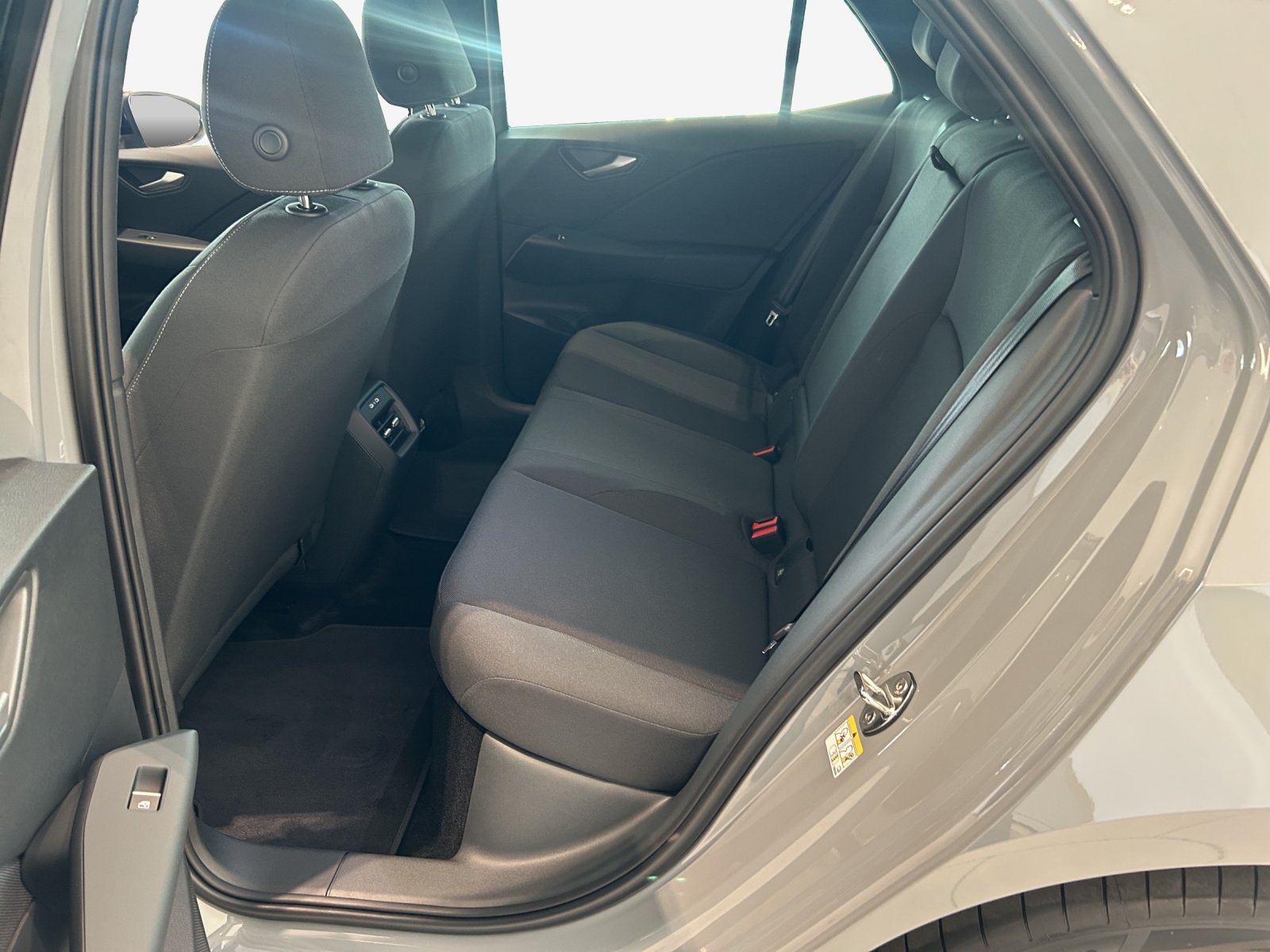 VW ID.3 Neo 50 kWh 170PS Life-image-11