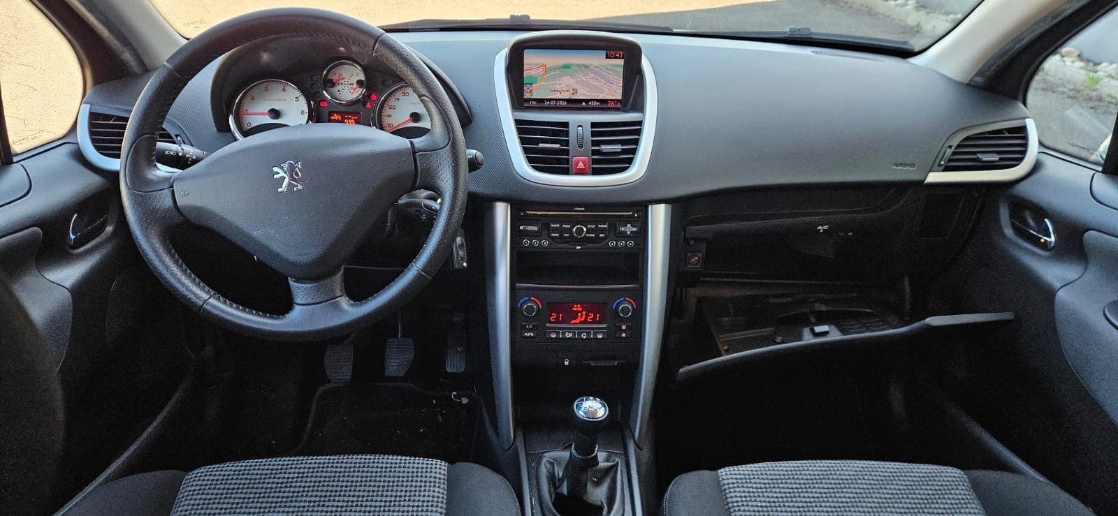 PEUGEOT 207 1.6 16V Lion Edition-image-1