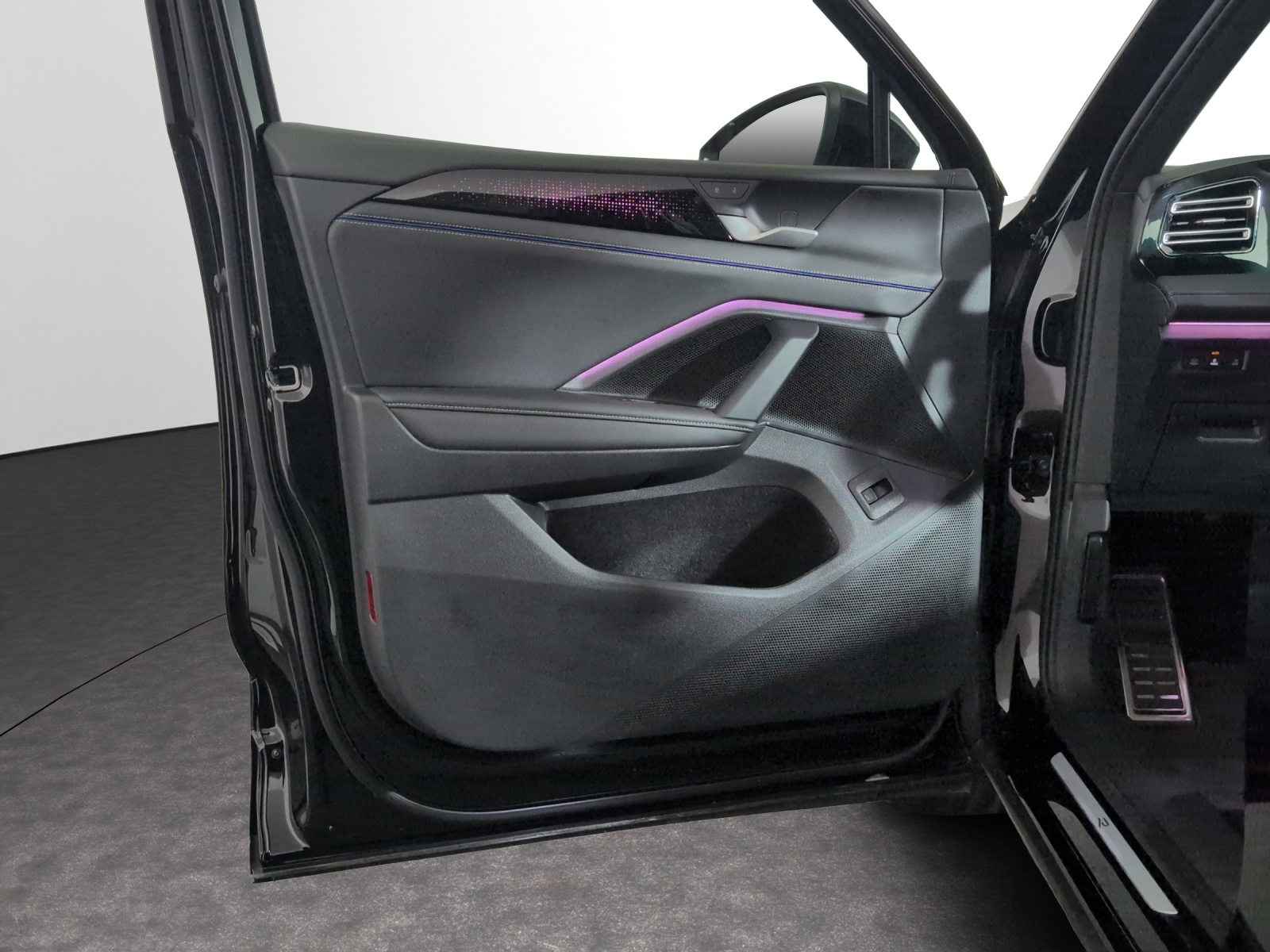 VW Tiguan 2.0 TSI DSG R-Line 4Motion-image-14