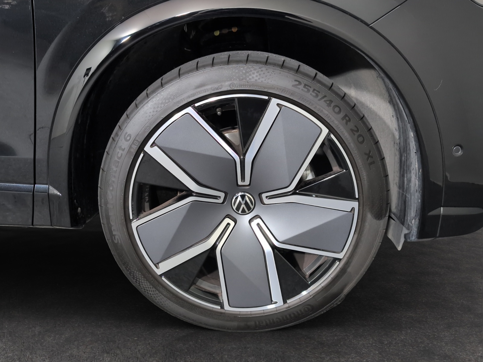VW Tiguan 2.0 TSI DSG R-Line 4Motion-image-4