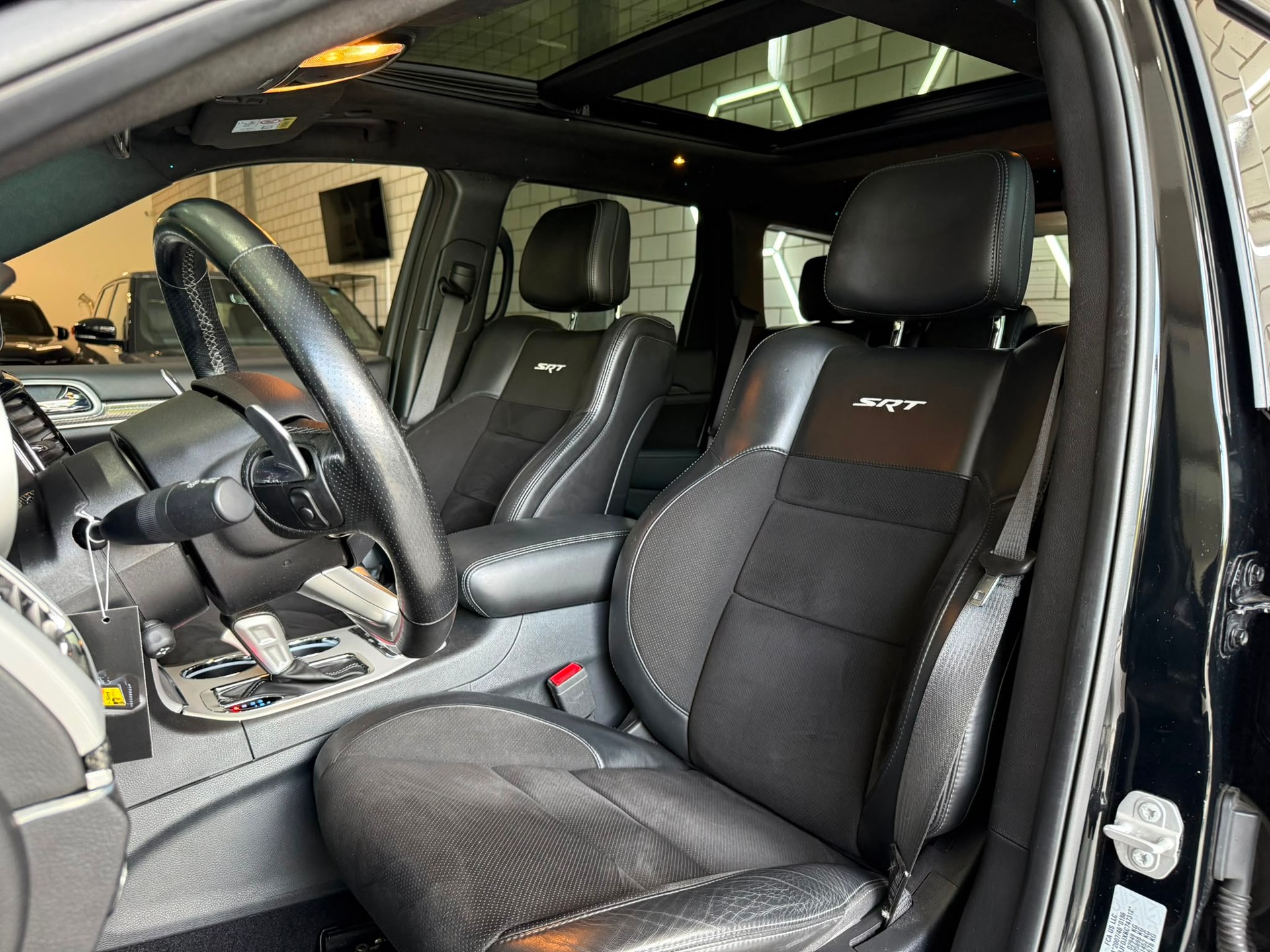 JEEP Grand Cherokee 6.4 V8 HEMI SRT8 Automatic-image-10