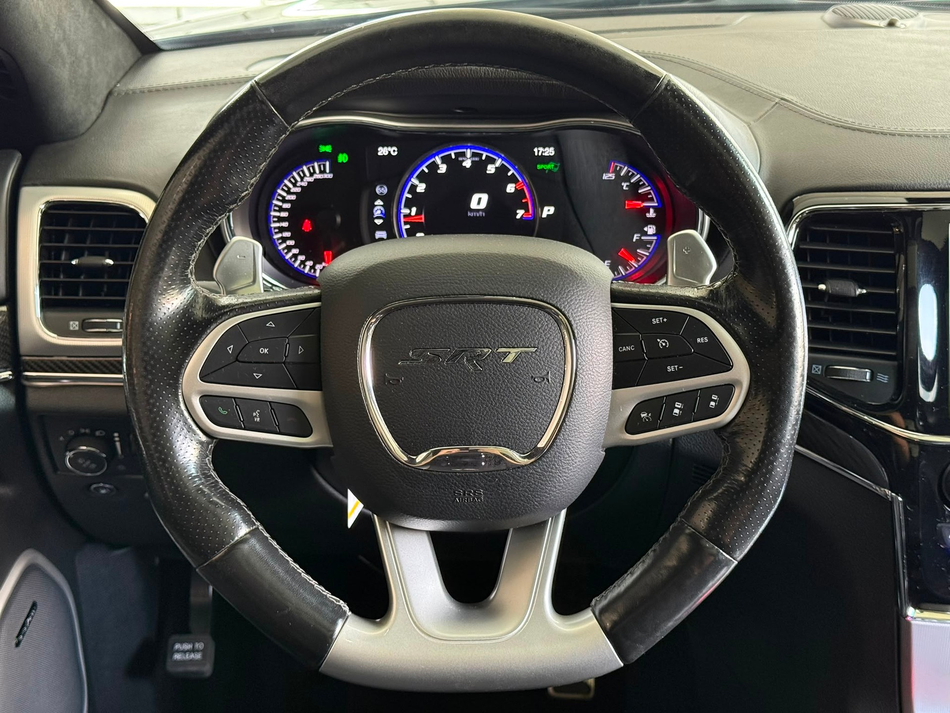 JEEP Grand Cherokee 6.4 V8 HEMI SRT8 Automatic-image-8
