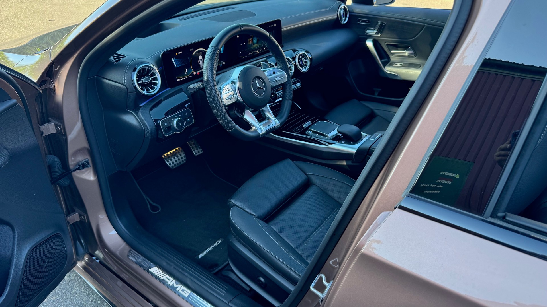 MERCEDES-BENZ A 35 AMG 4Matic Speedshift-image-10