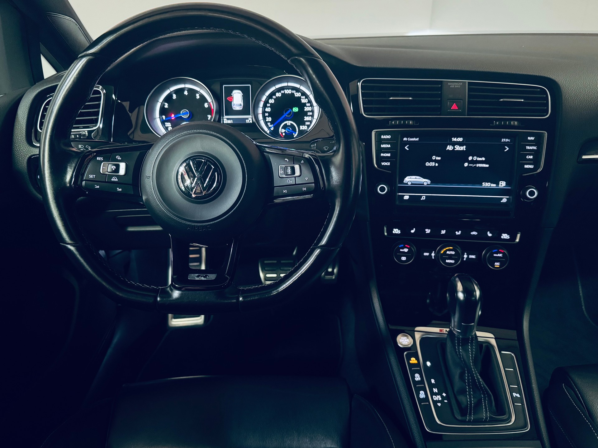 VW Golf Variant 2.0 TSI R360S 4 Motion DSG-image-13
