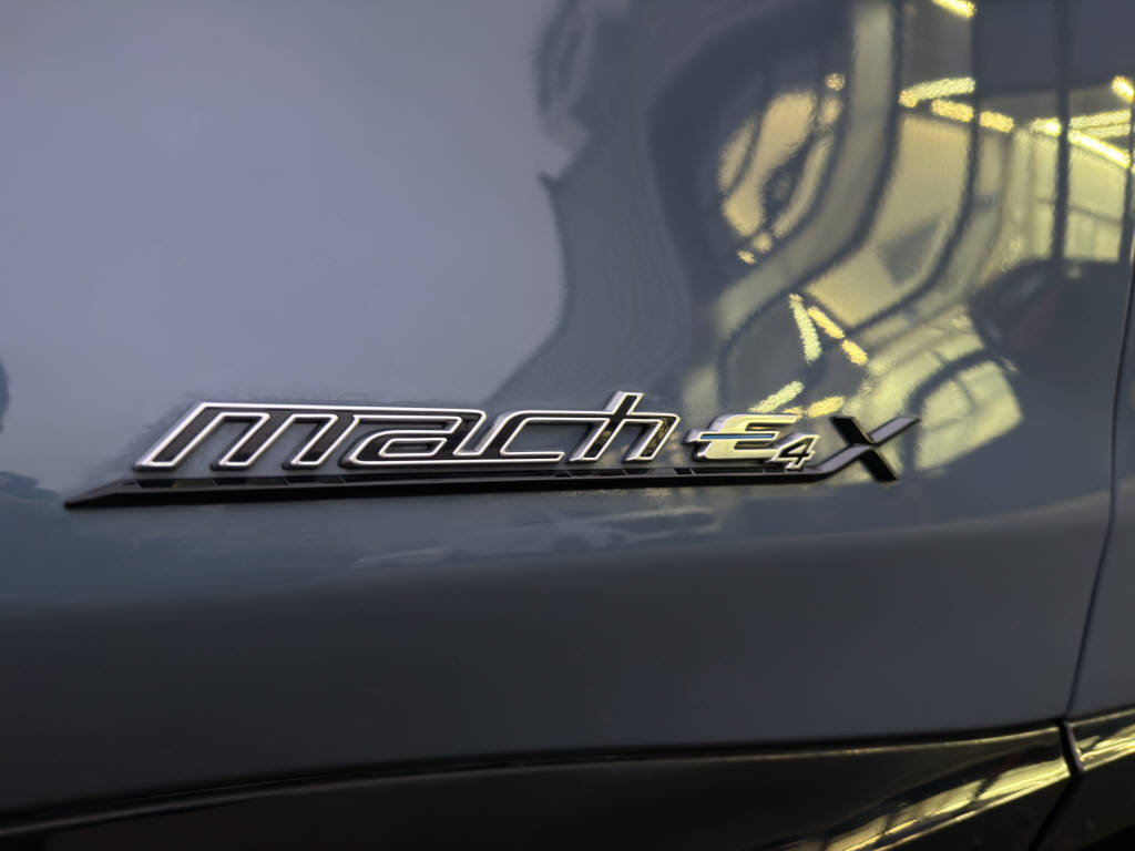 FORD Mustang Mach-E Extended GT AWD-image-17