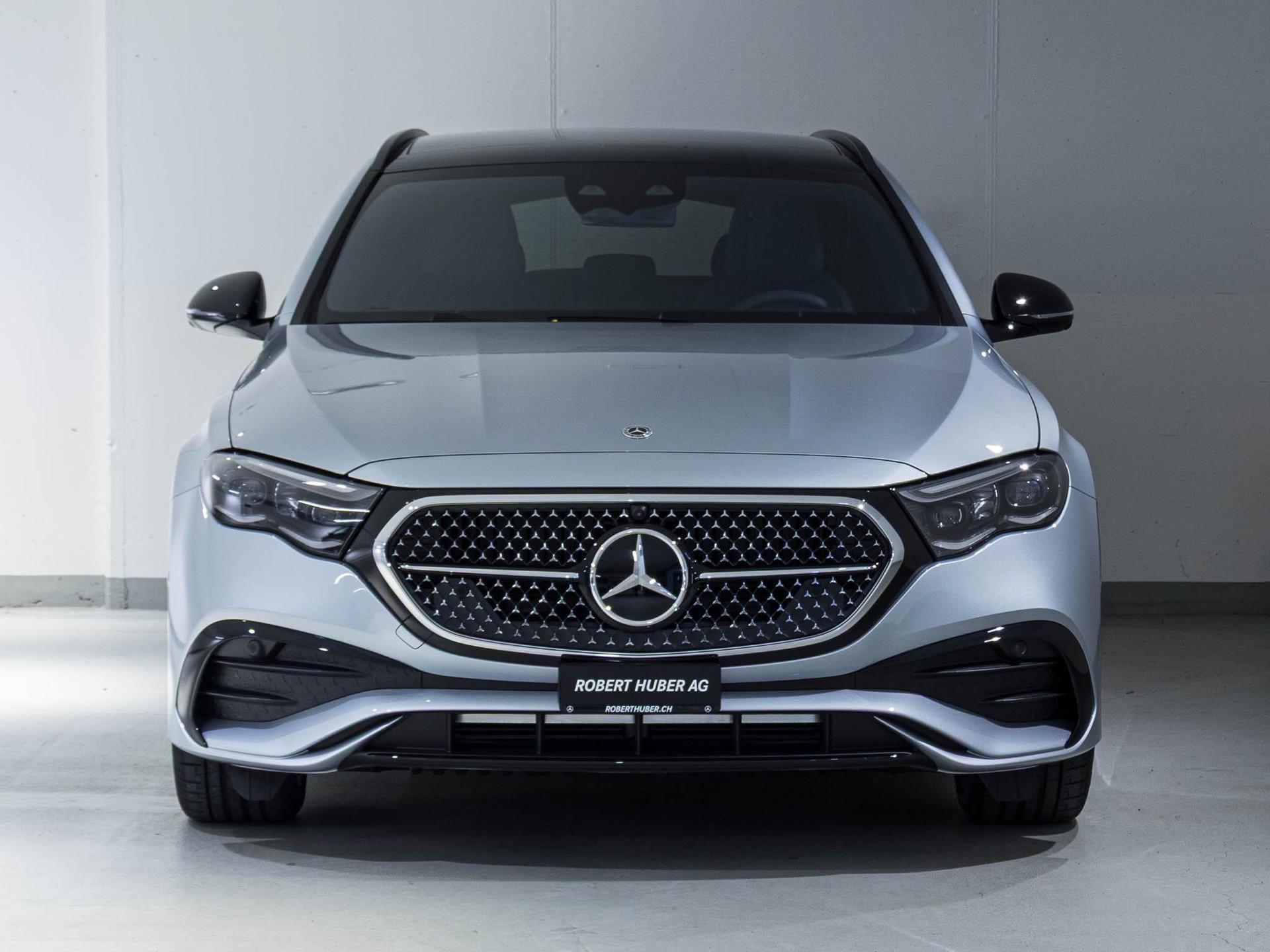 MERCEDES-BENZ E 220 d 4MATIC T-Modell-image-2