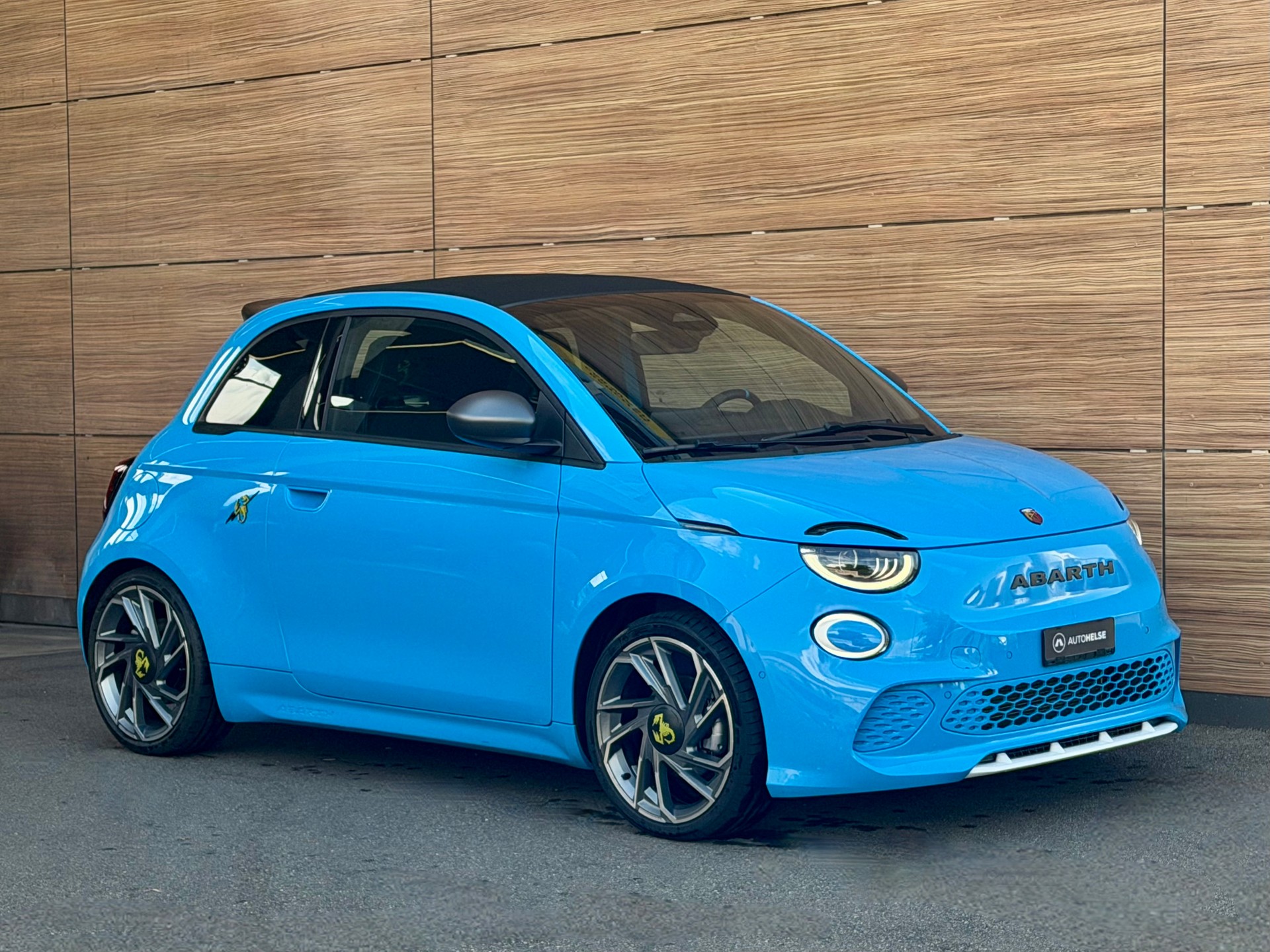 FIAT Abarth Cabrio 500e Turismo - Poison Blue --image-1