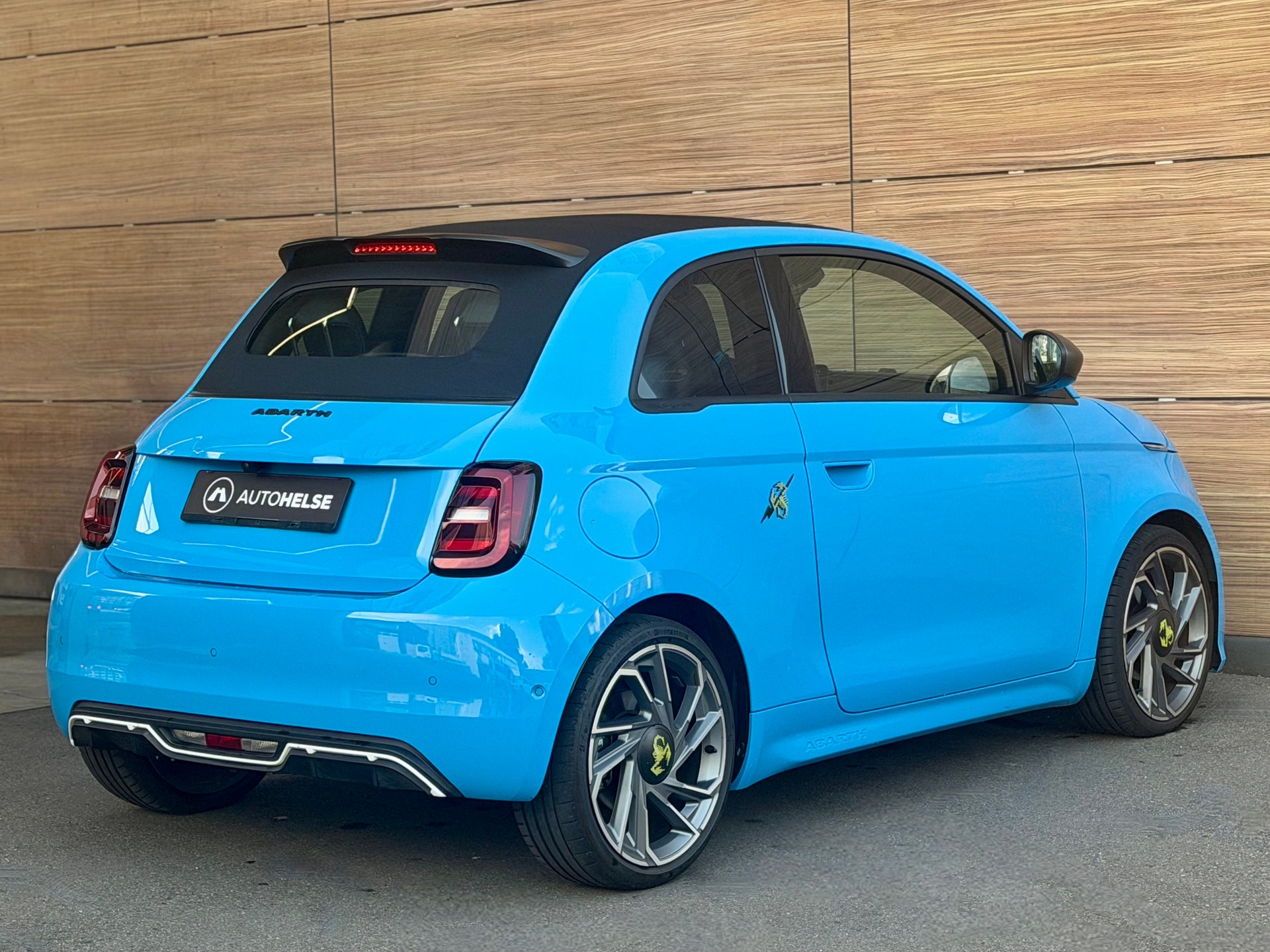 FIAT Abarth Cabrio 500e Turismo - Poison Blue --image-6