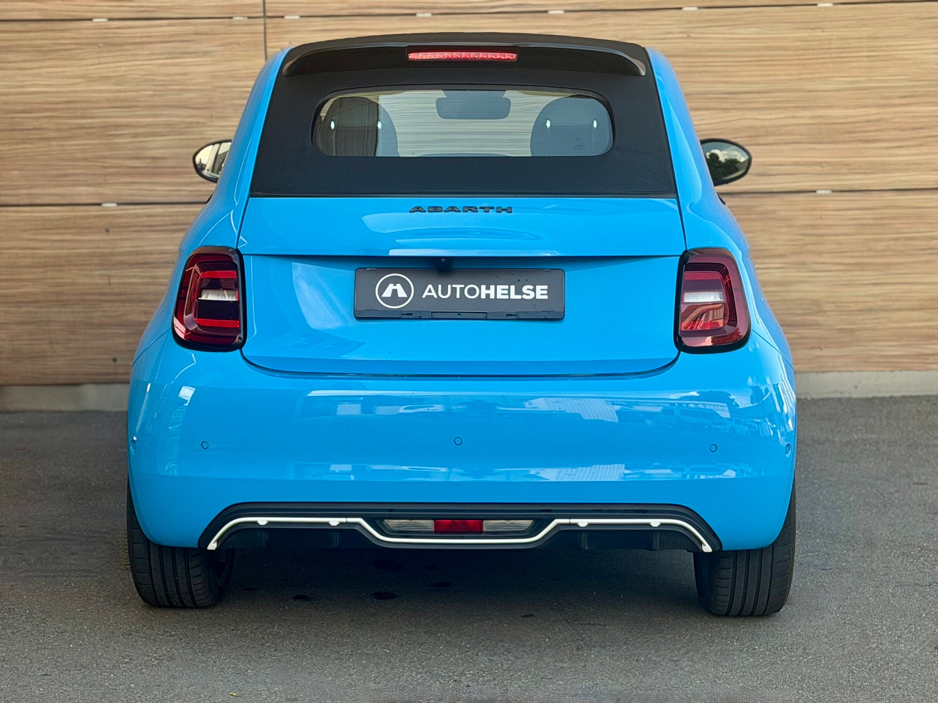 FIAT Abarth Cabrio 500e Turismo - Poison Blue --image-3