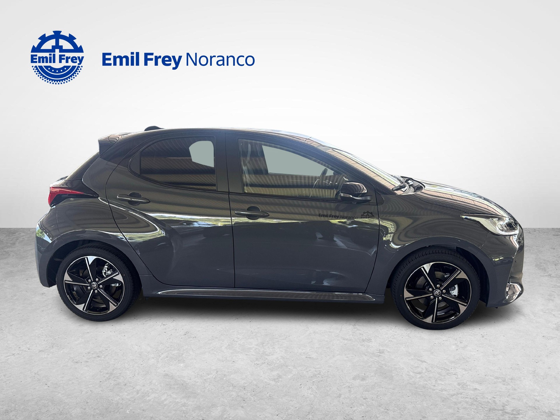 TOYOTA Yaris 1.5 VVT-i HSD Premium-image-5