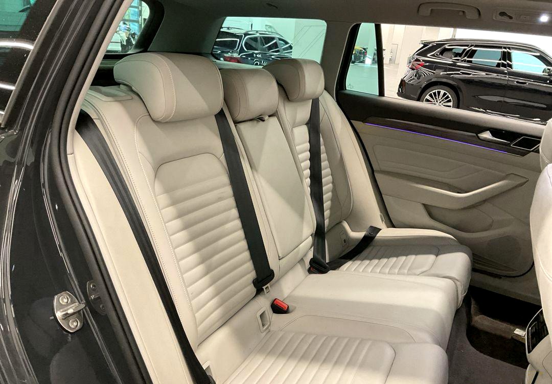 VW Passat 2.0 TDI BMT Elegance 4Motion DSG-image-7