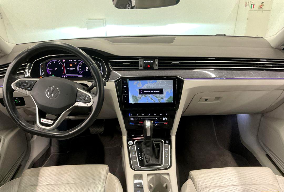 VW Passat 2.0 TDI BMT Elegance 4Motion DSG-image-4
