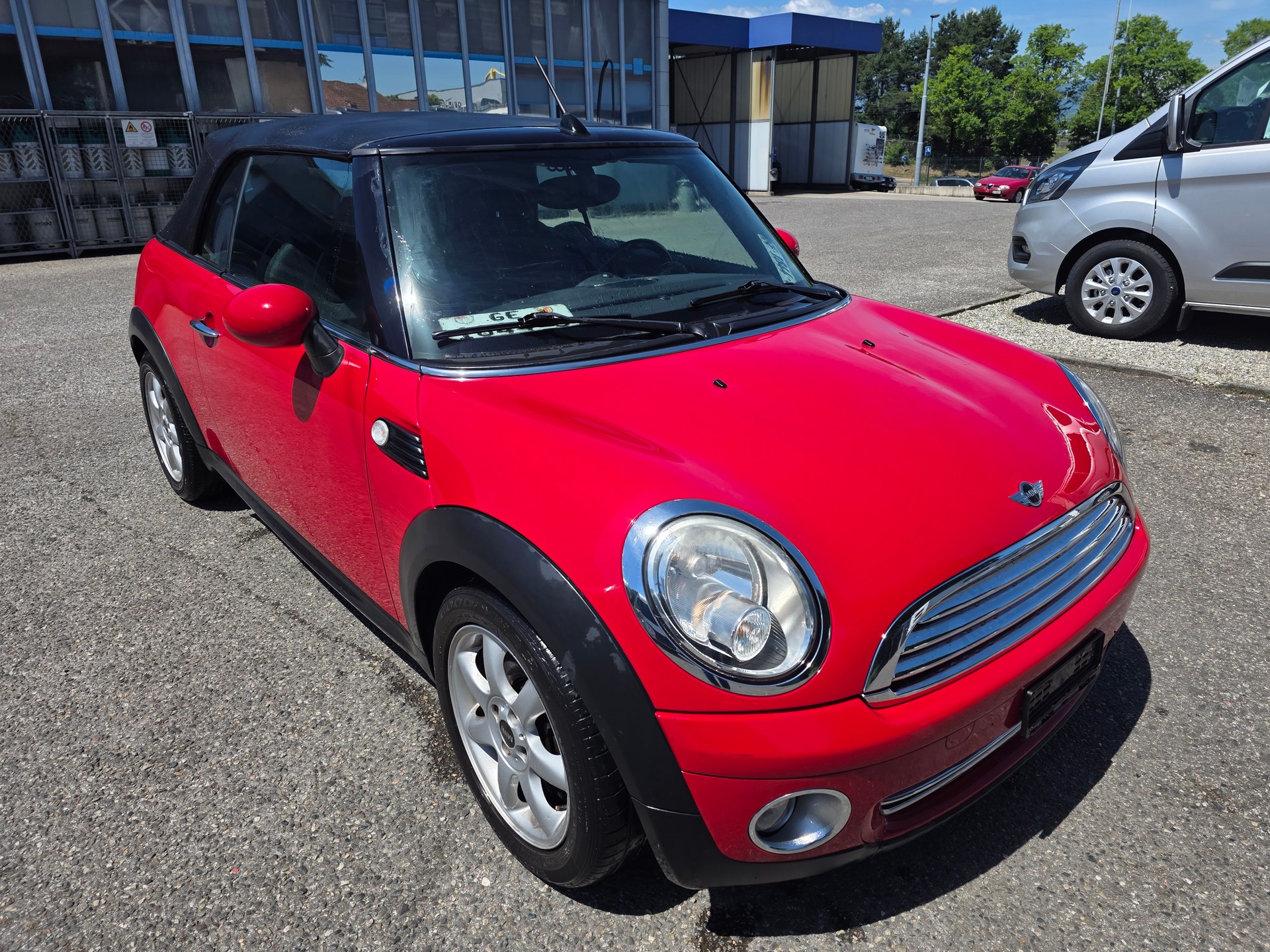 MINI Cooper Cabriolet-image-2