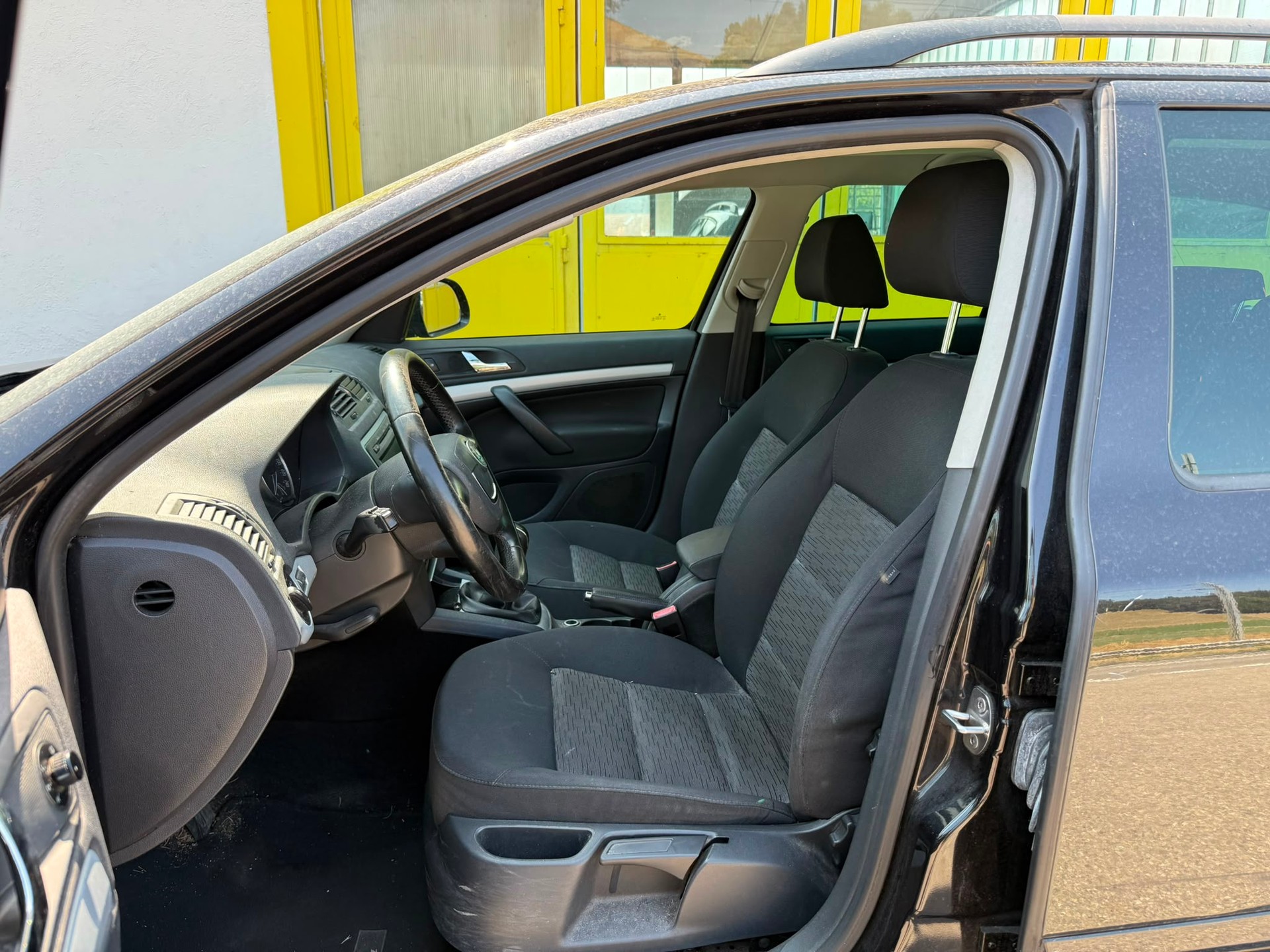 SKODA Octavia Combi 1.8 TSI Arosa 4x4-image-6