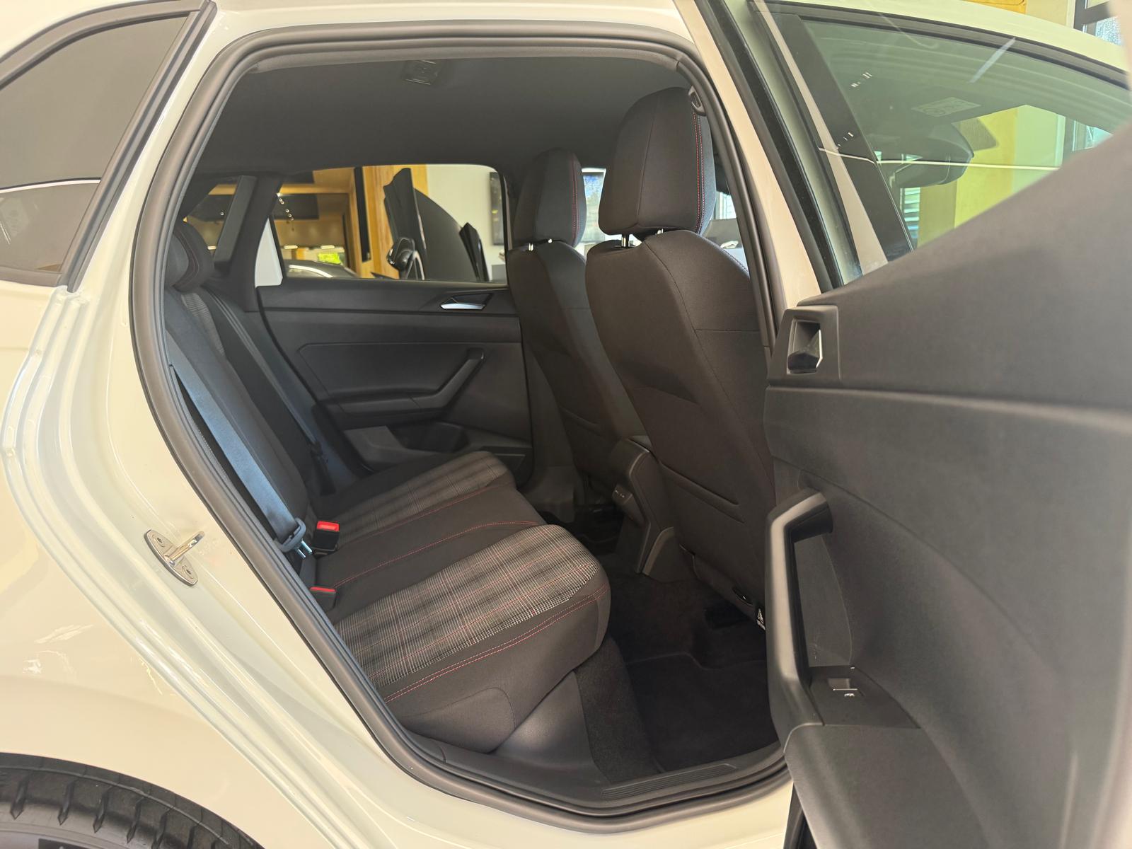 VW Polo 2.0 TSI GTI DSG-image-13